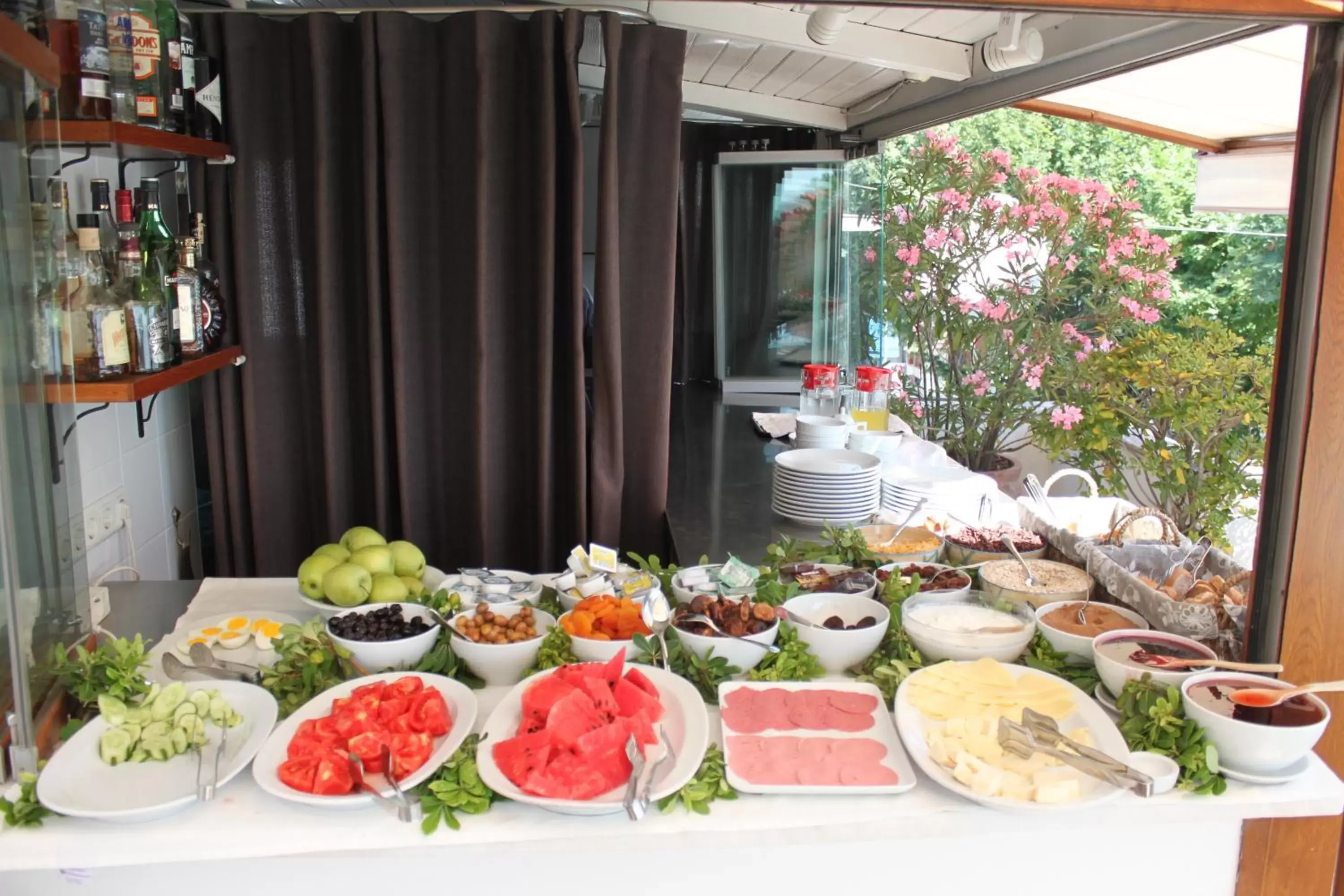 Buffet breakfast in Hotel Sari Konak