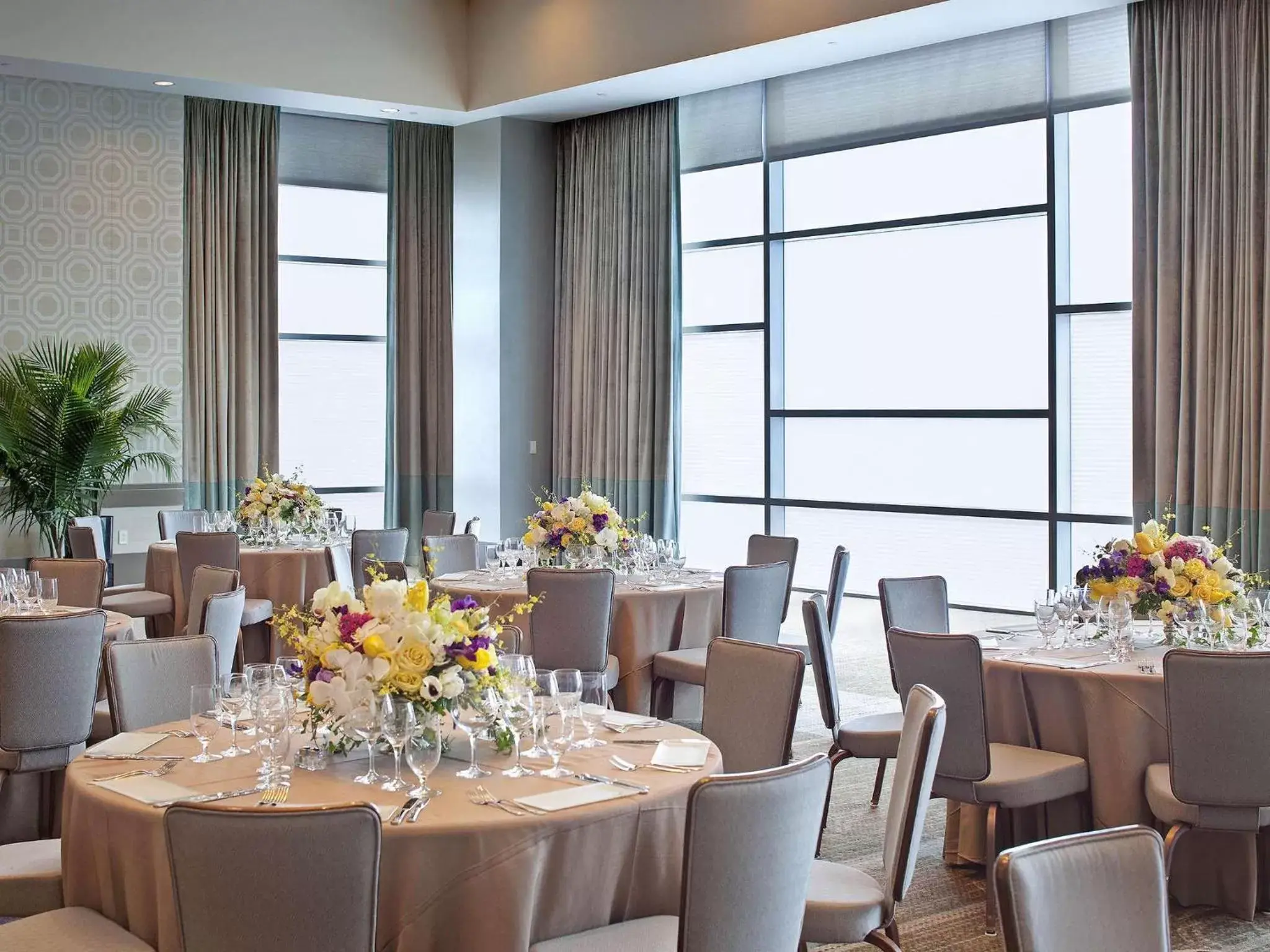 Meeting/conference room, Restaurant/Places to Eat in Fairmont Pittsburgh