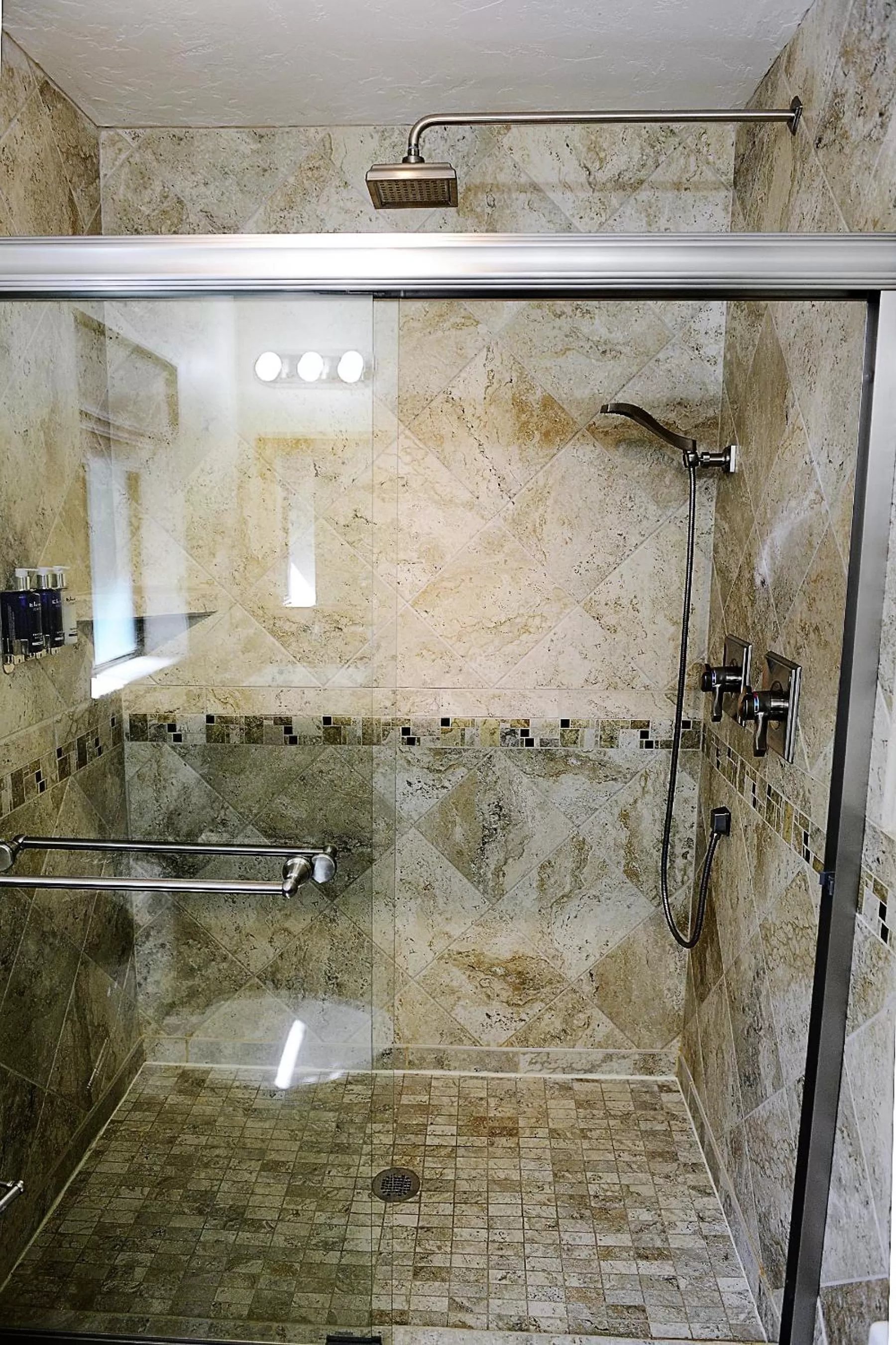 Bathroom in Sheridan House Inn- Adult Only Accommodation