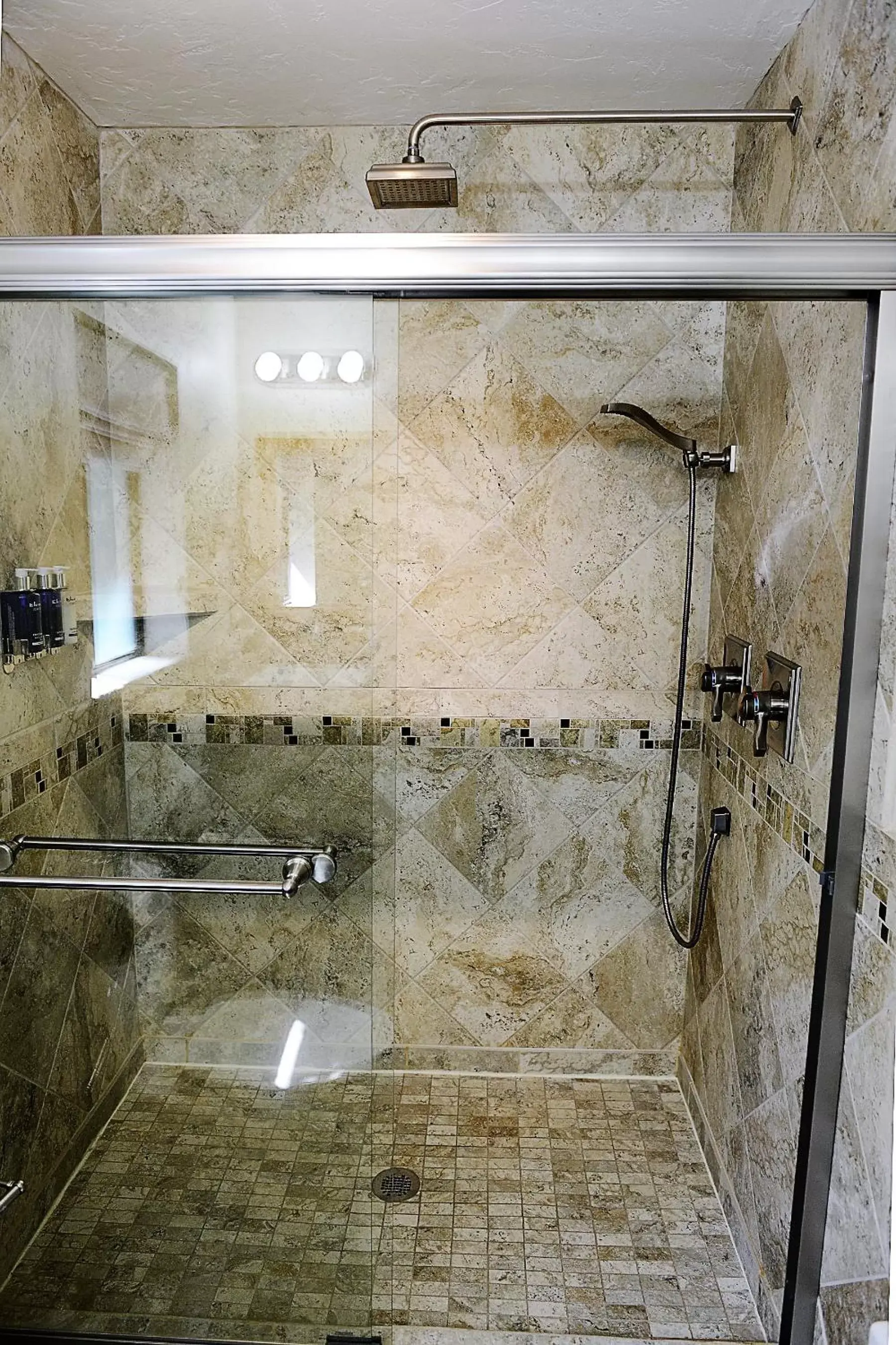 Premium King Upper in Sheridan House Inn- Adult Only Accommodation Premium King Upper in Sheridan House Inn- Adult Only Accommodation