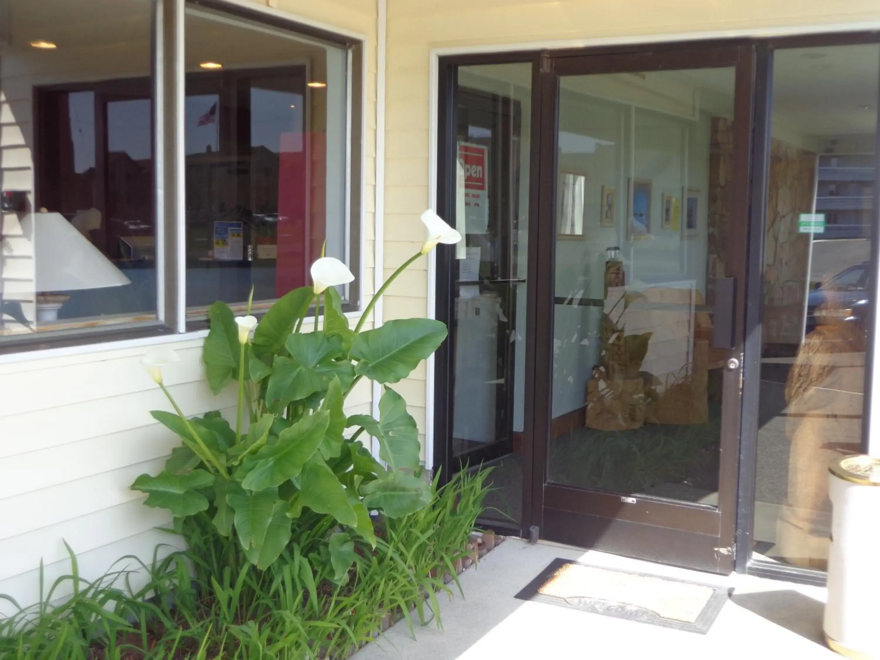 Facade/entrance in Ocean Shores Inn & Suites