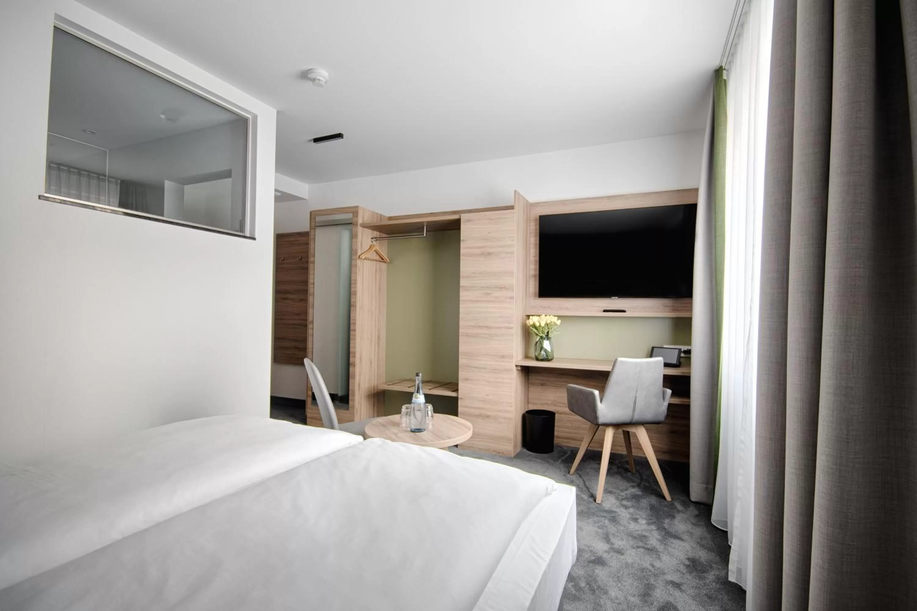 TV and multimedia, Bed in Hotel Kupferzell