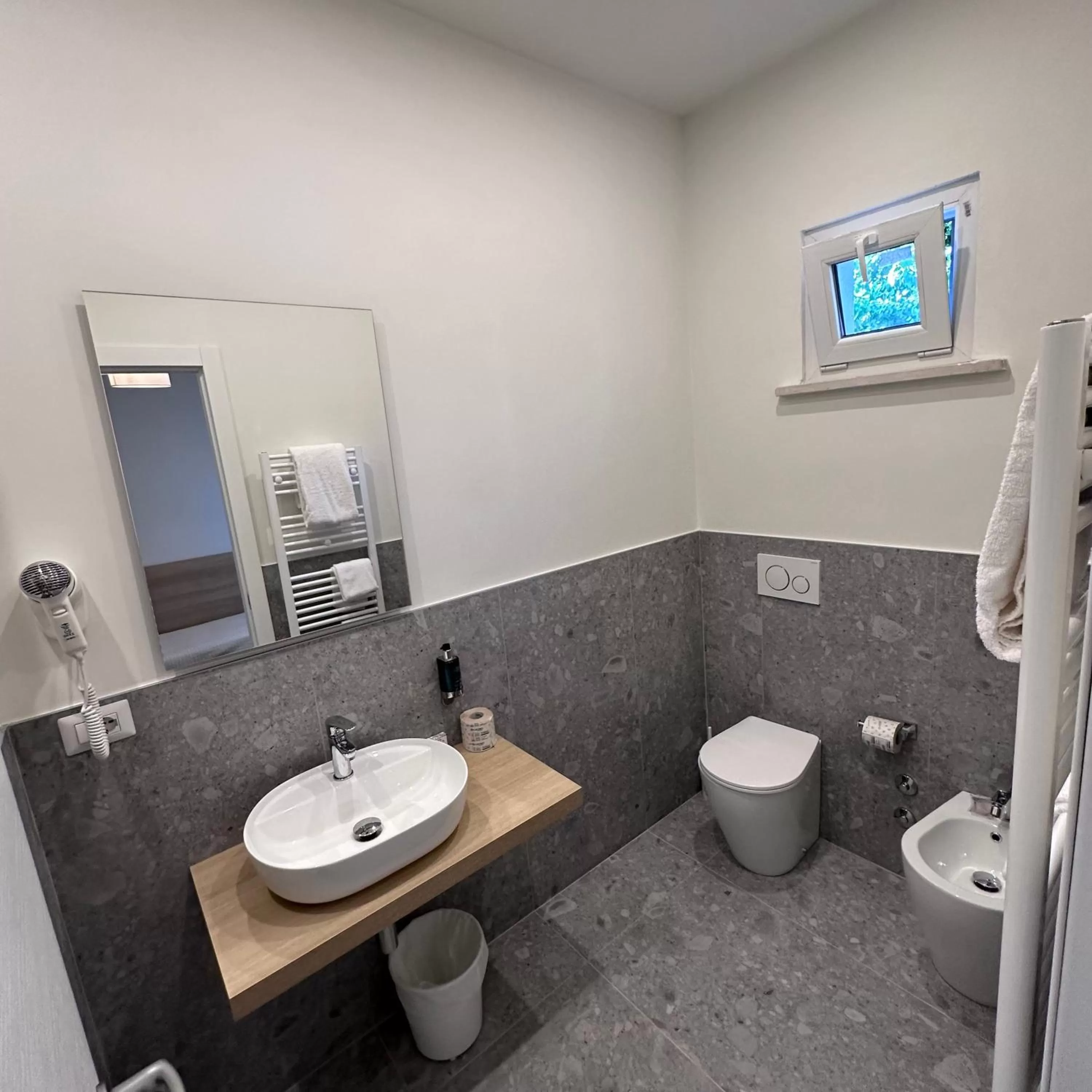 Toilet in Hotel St Gregory Park