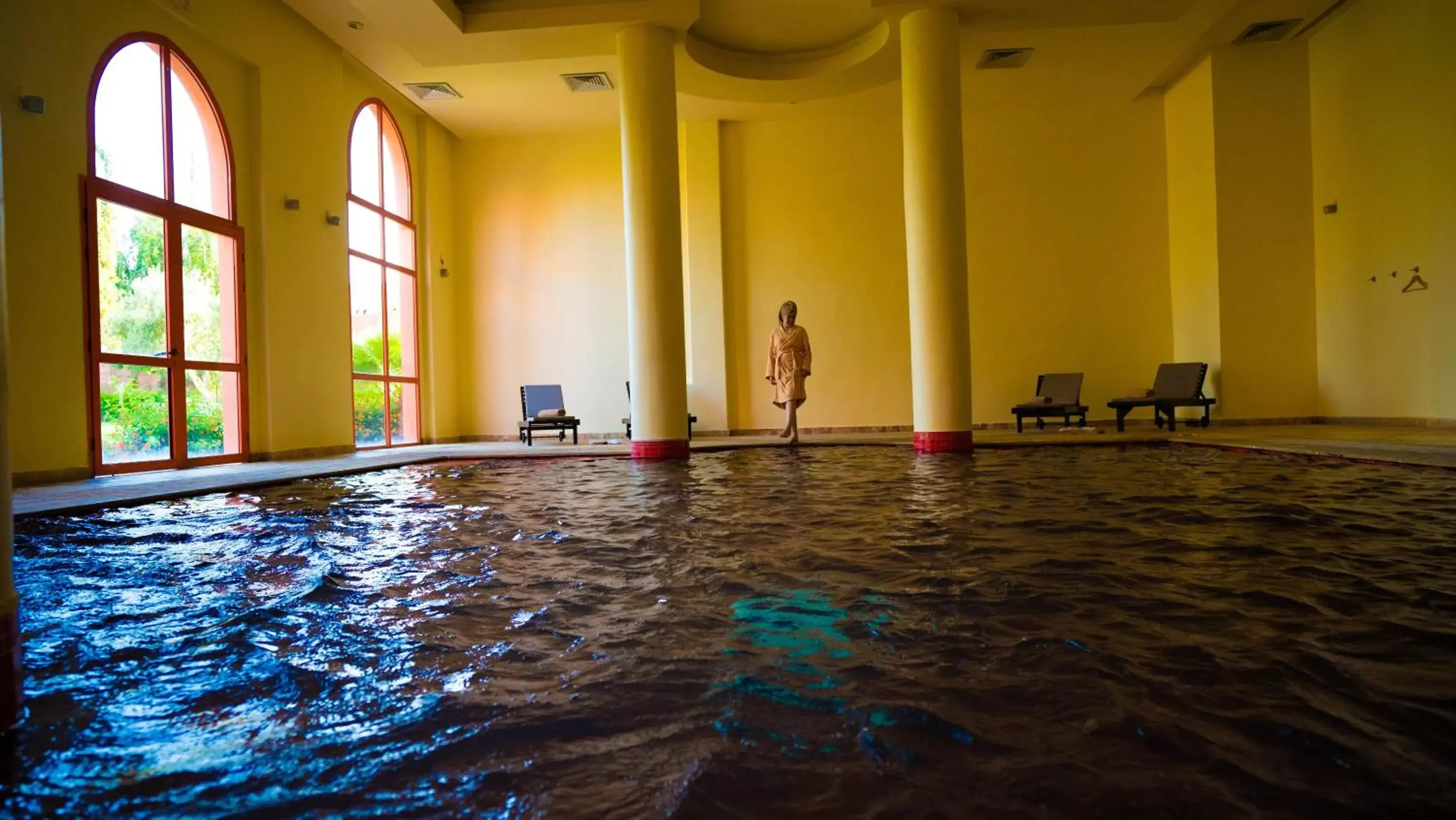 Swimming Pool in Palm Plaza Hôtel & Spa