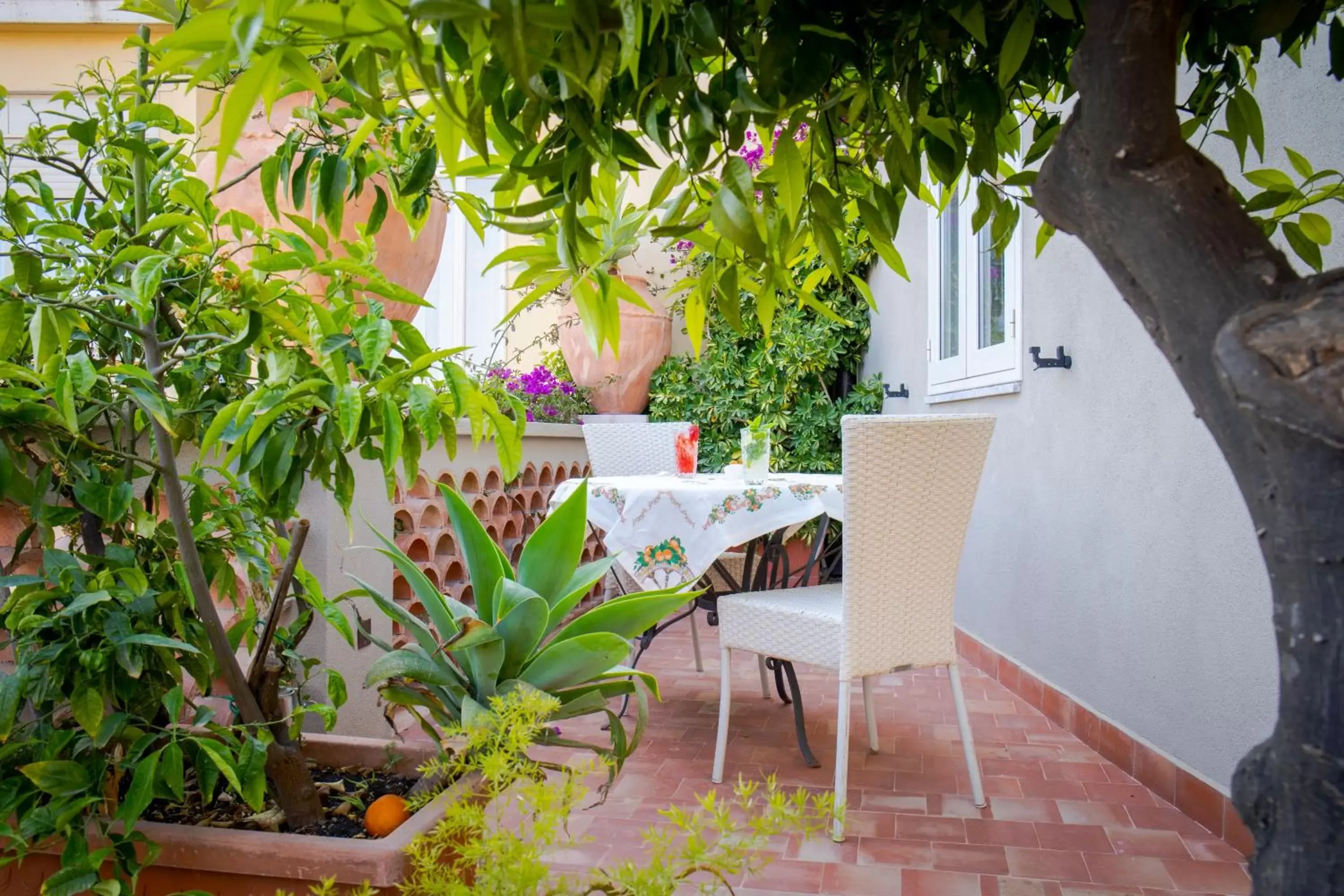 Patio in Hotel Villa Taormina