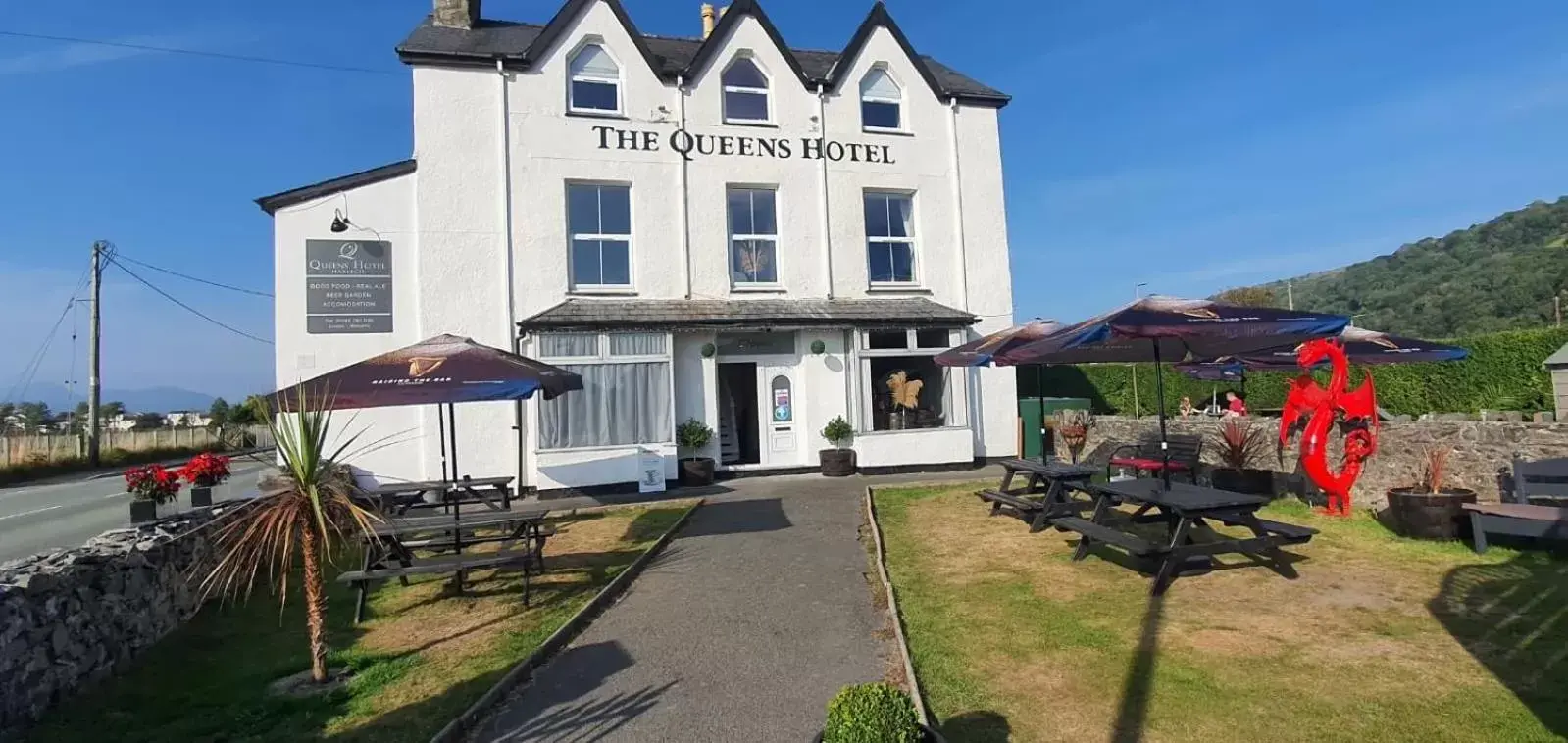Property Building in The Queens Hotel Harlech