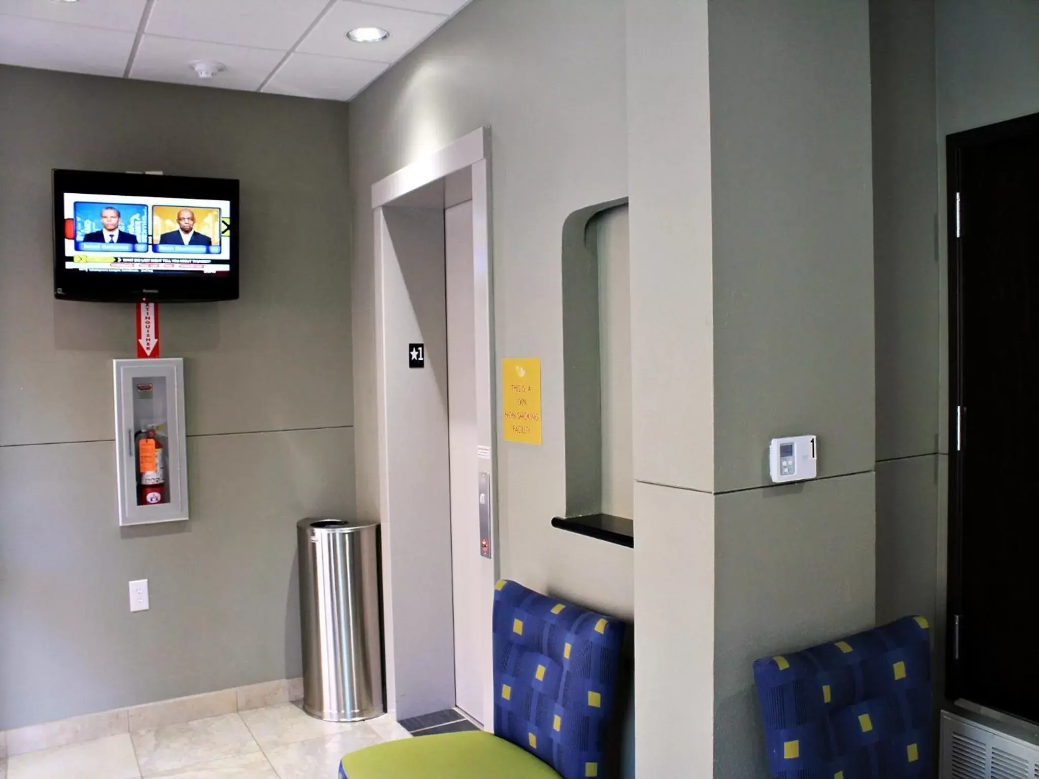 TV and multimedia, TV/Entertainment Center in Cityview Inn & Suites Downtown /RiverCenter Area