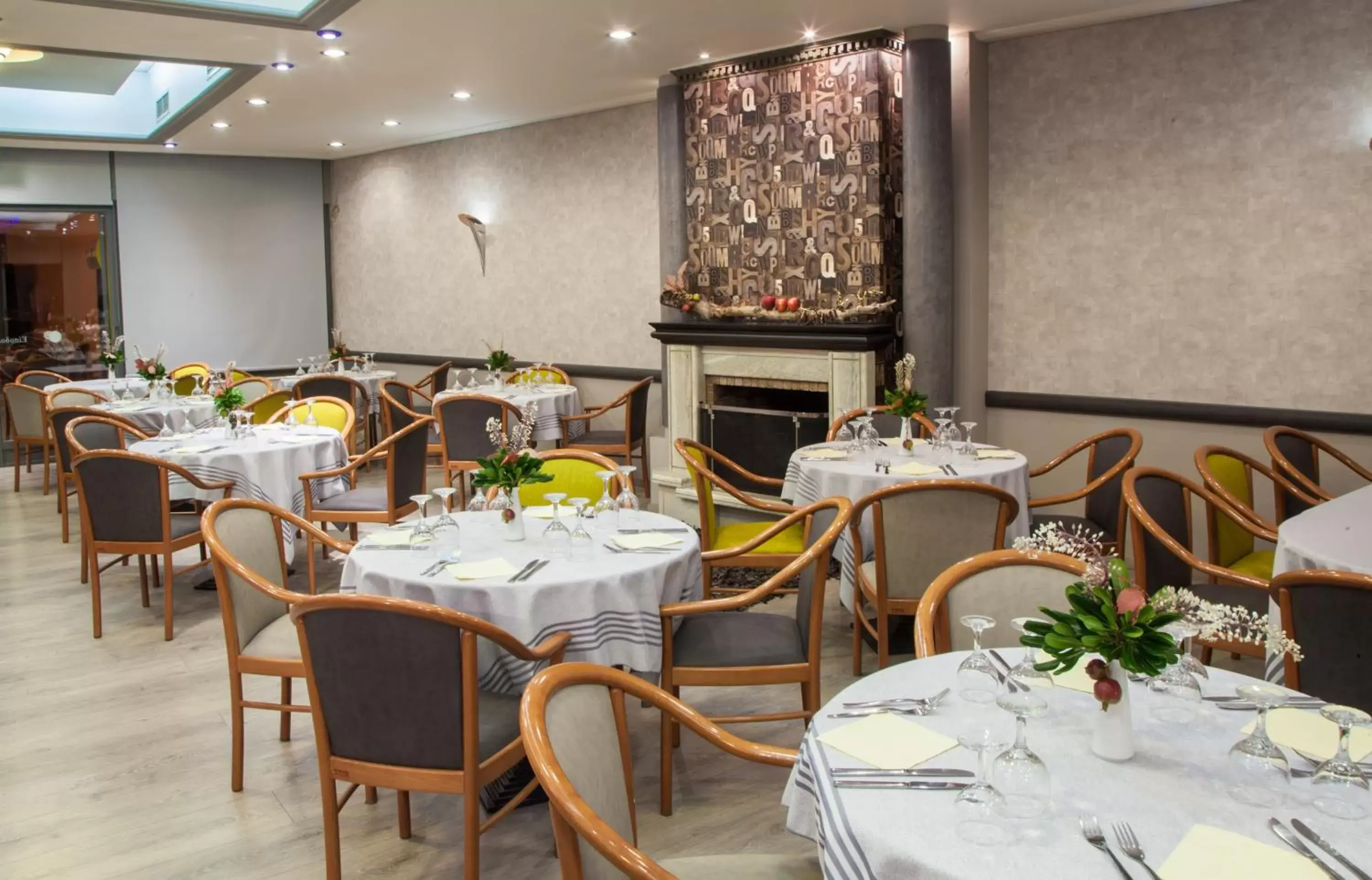 Drinks, Restaurant/Places to Eat in Ignatia Hotel