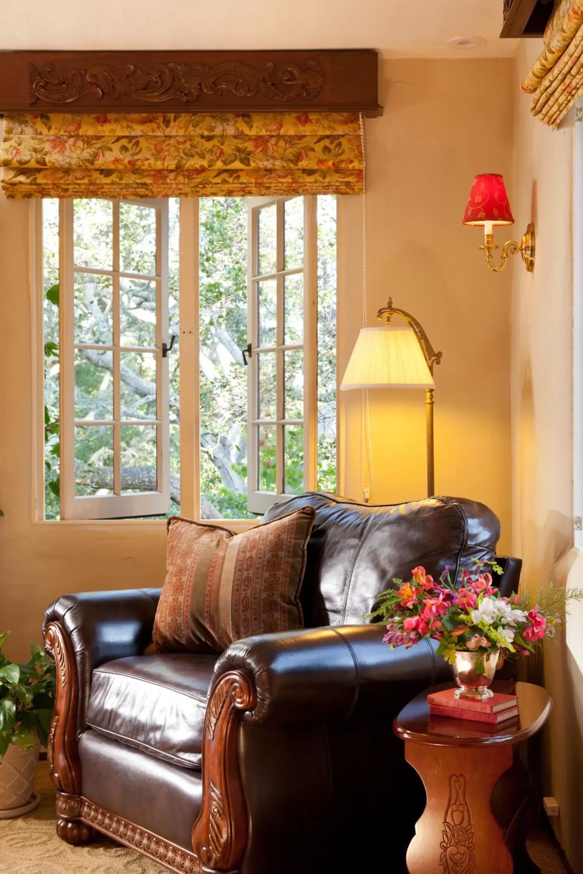 Seating Area in Old Monterey Inn