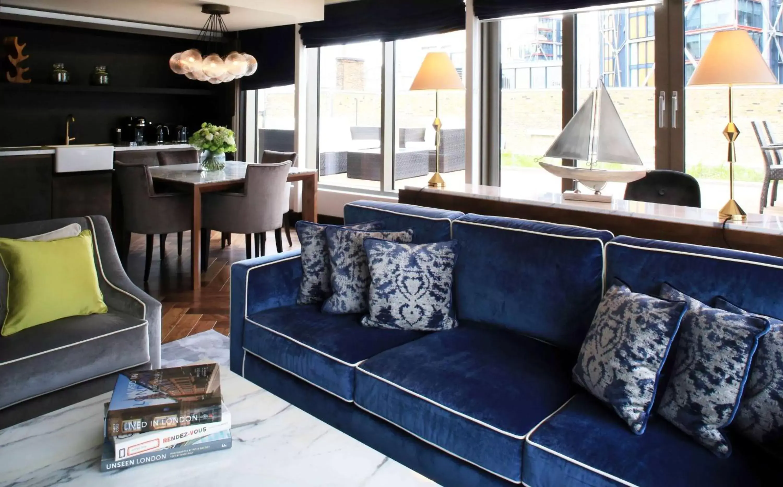 Living room, Seating Area in Hilton London Bankside