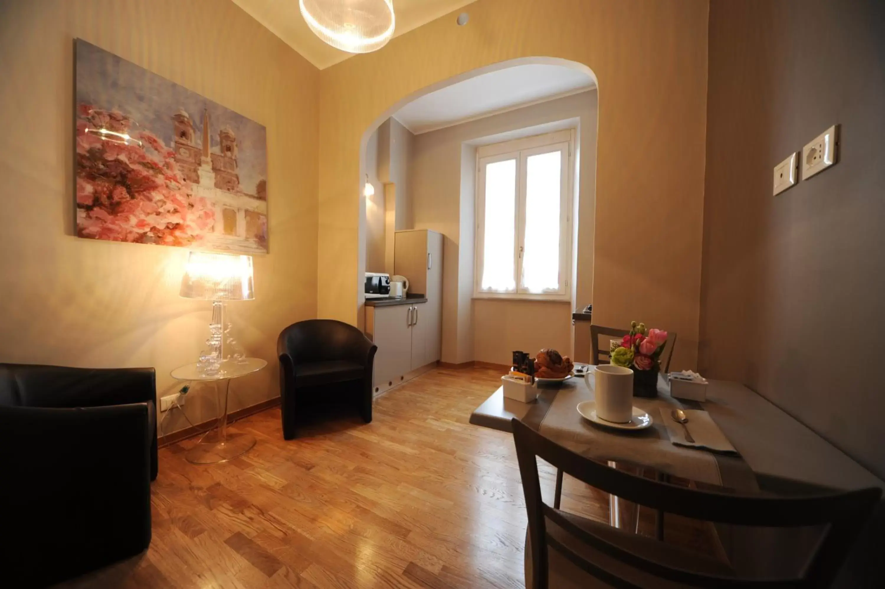 Kitchen or kitchenette, Seating Area in Trianon Borgo Pio Aparthotel