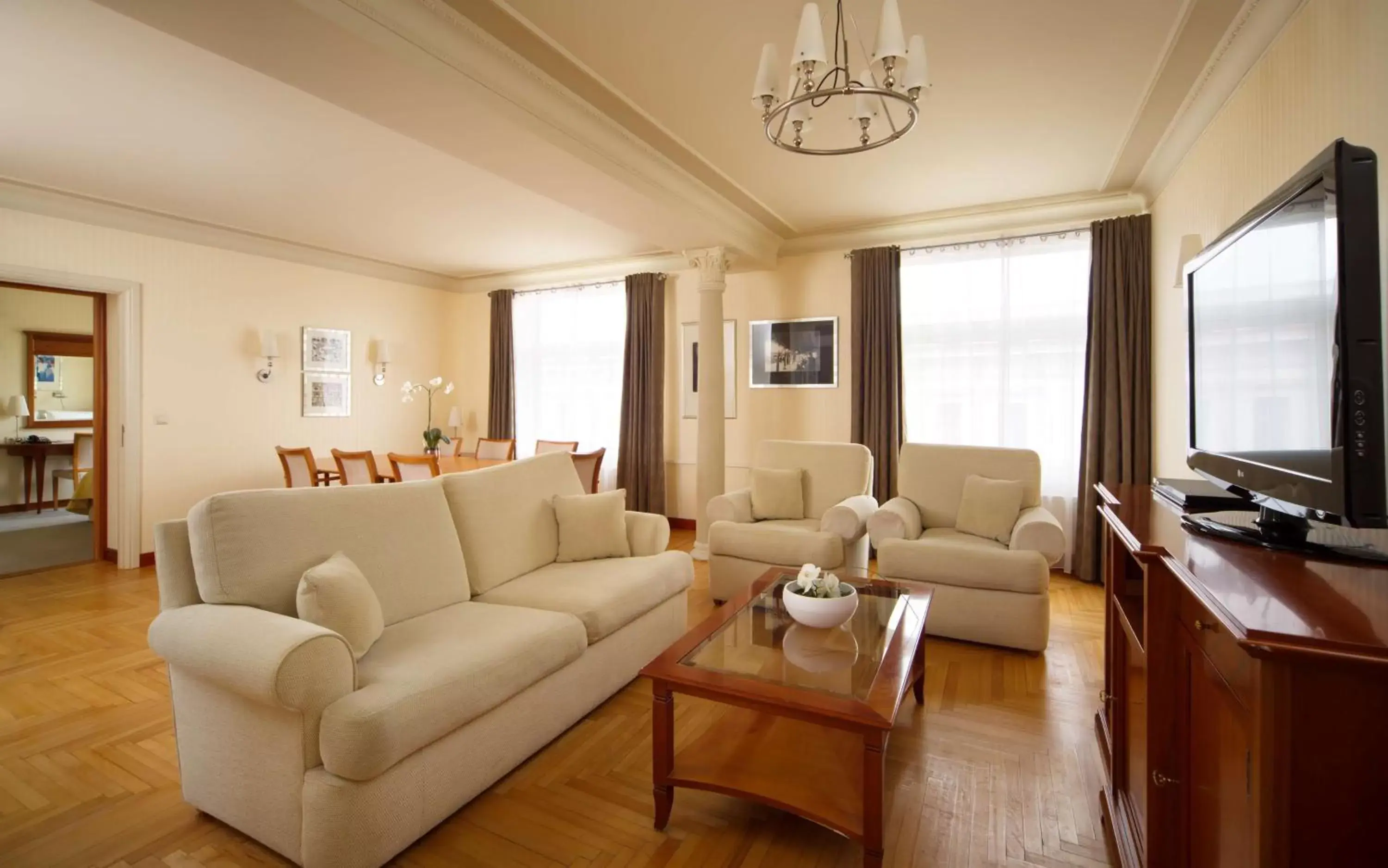 Living room, Seating Area in Radisson Blu Ridzene Hotel, Riga