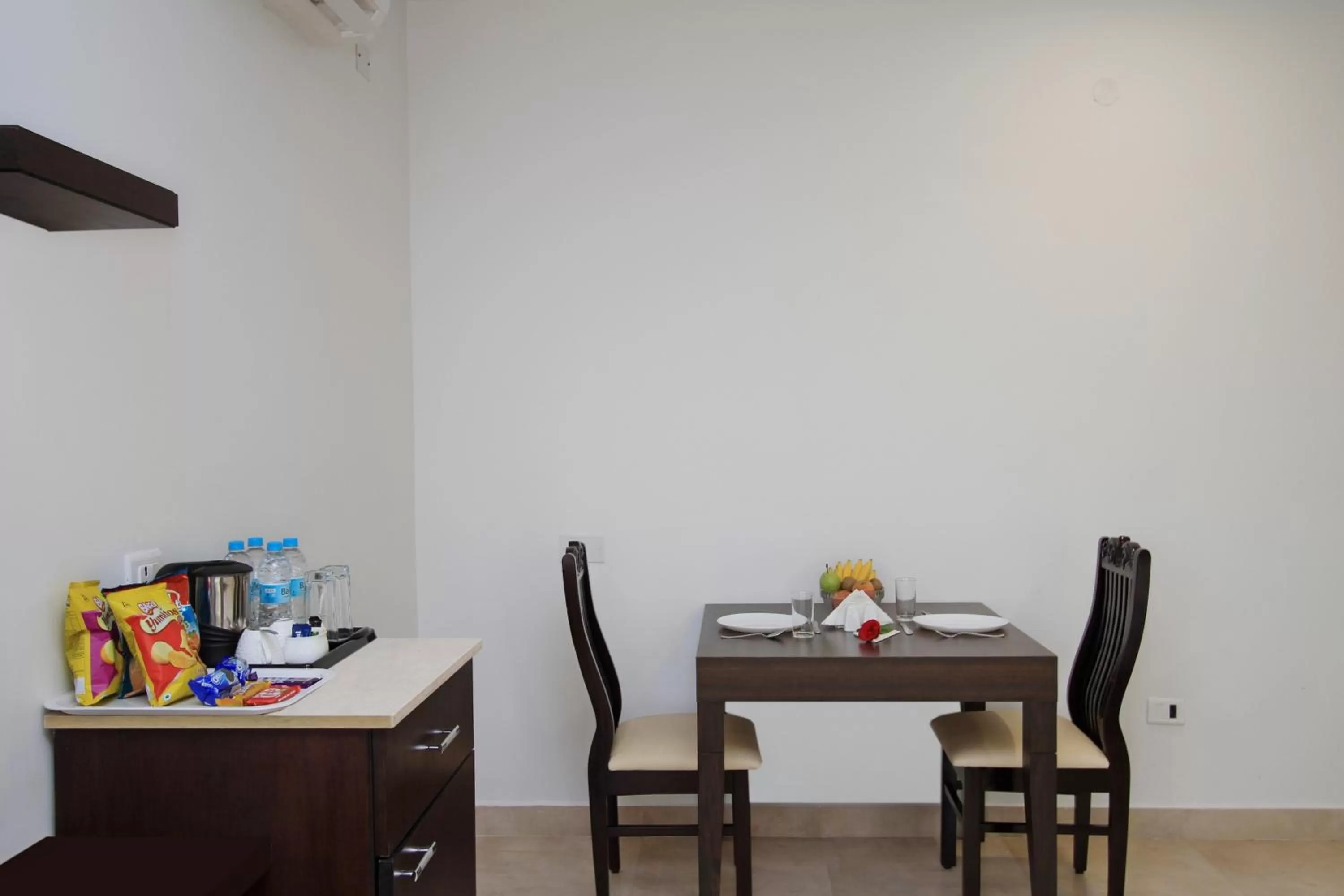 Coffee/tea facilities in Ambaari hotel