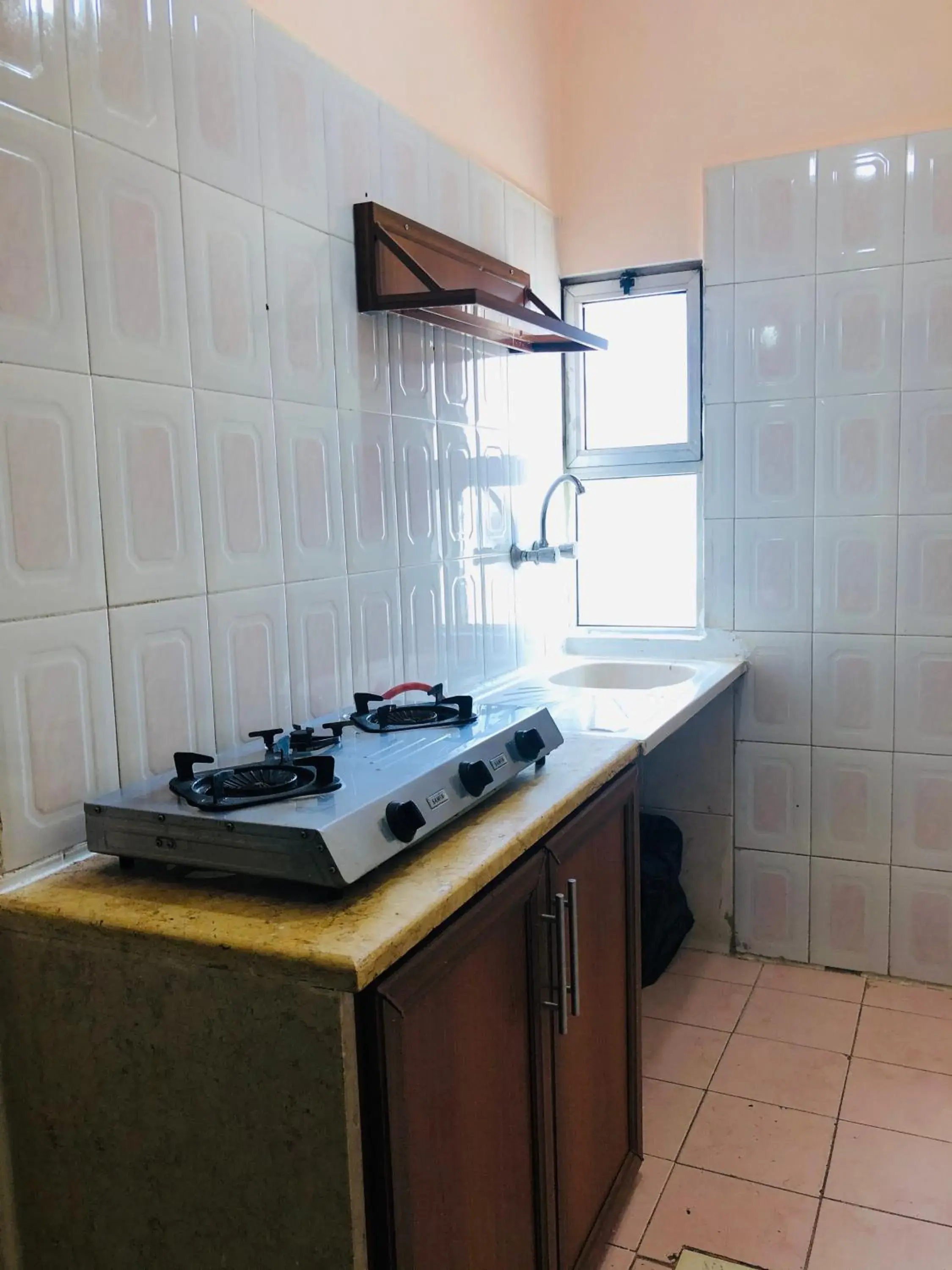 Kitchen or kitchenette, Kitchen/Kitchenette in Sufara Hotel Suites