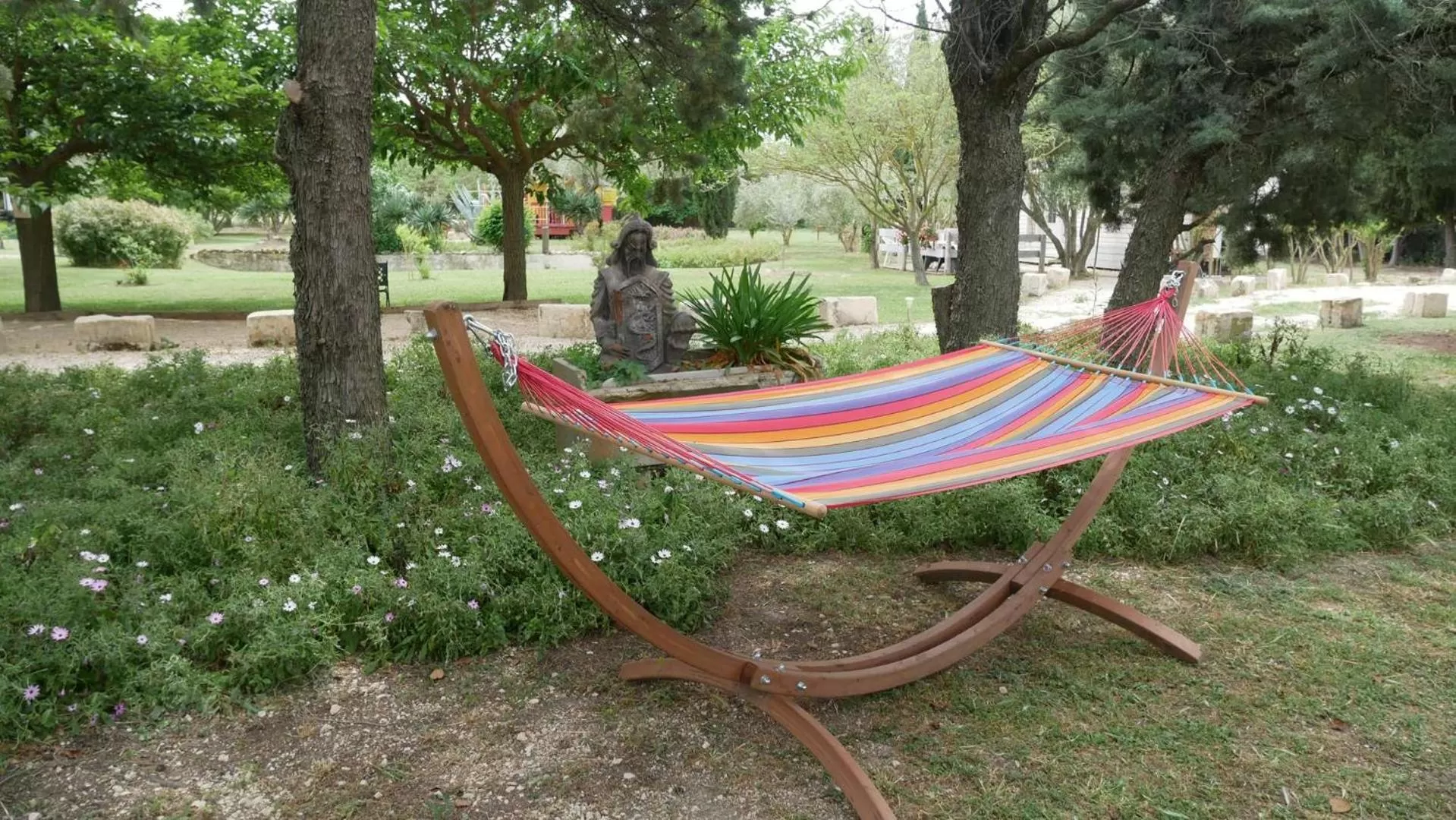 Garden view in MAS MAURANE-Chambre d'hôte avec SPA privé aux portes d'ARLES