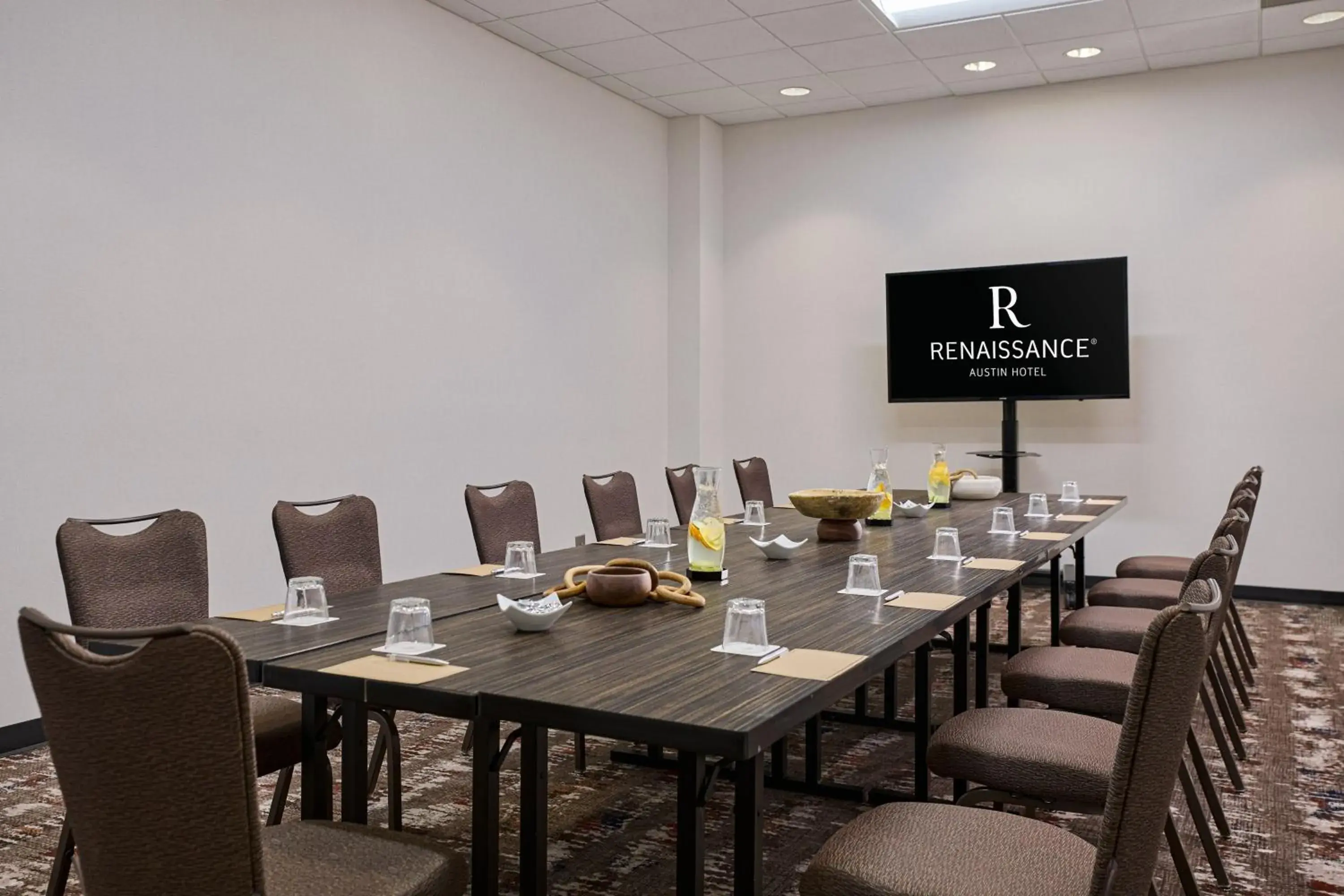 Meeting/conference room in Renaissance Austin Hotel