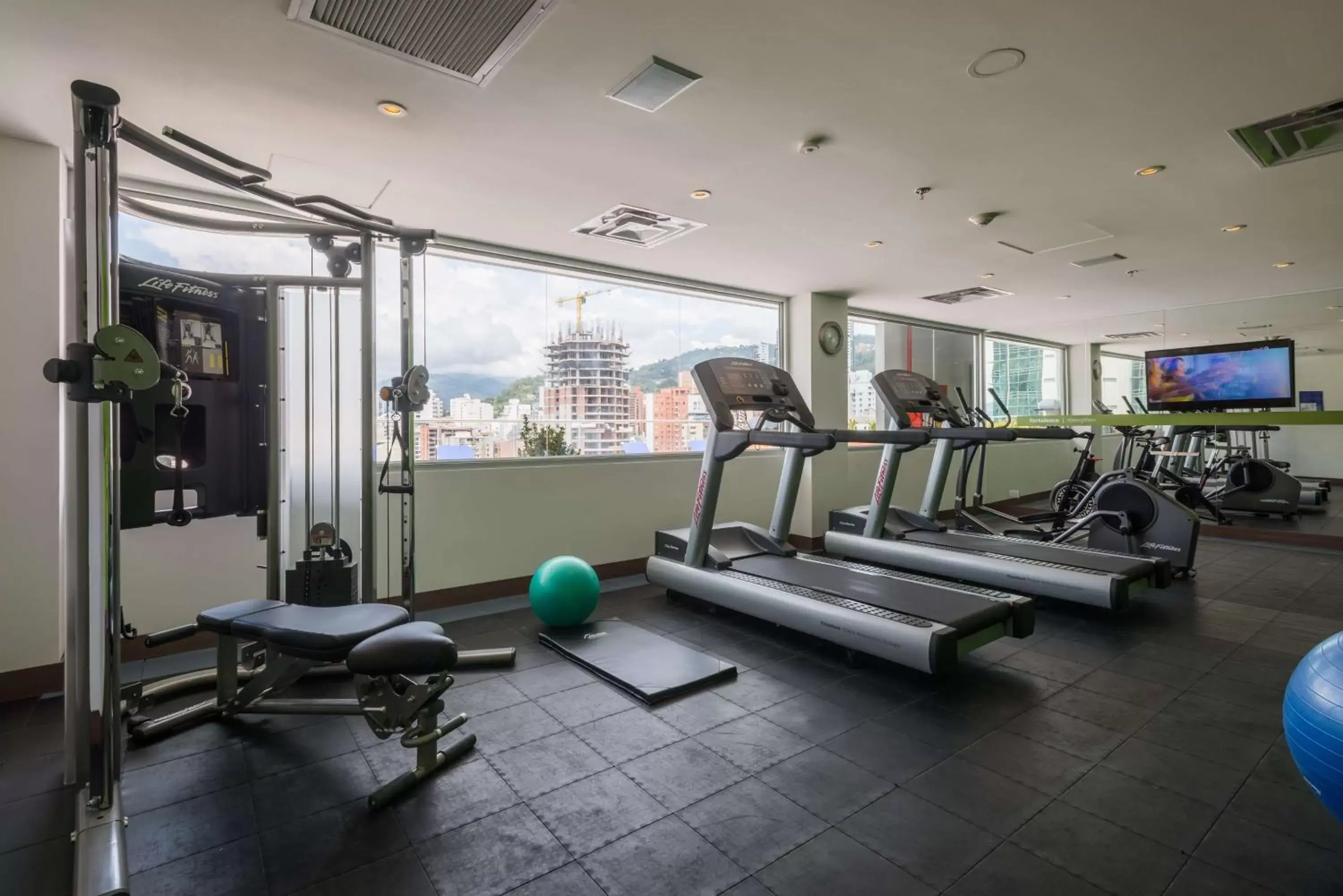 Fitness centre/facilities, Fitness Center/Facilities in Hampton By Hilton Bucaramanga