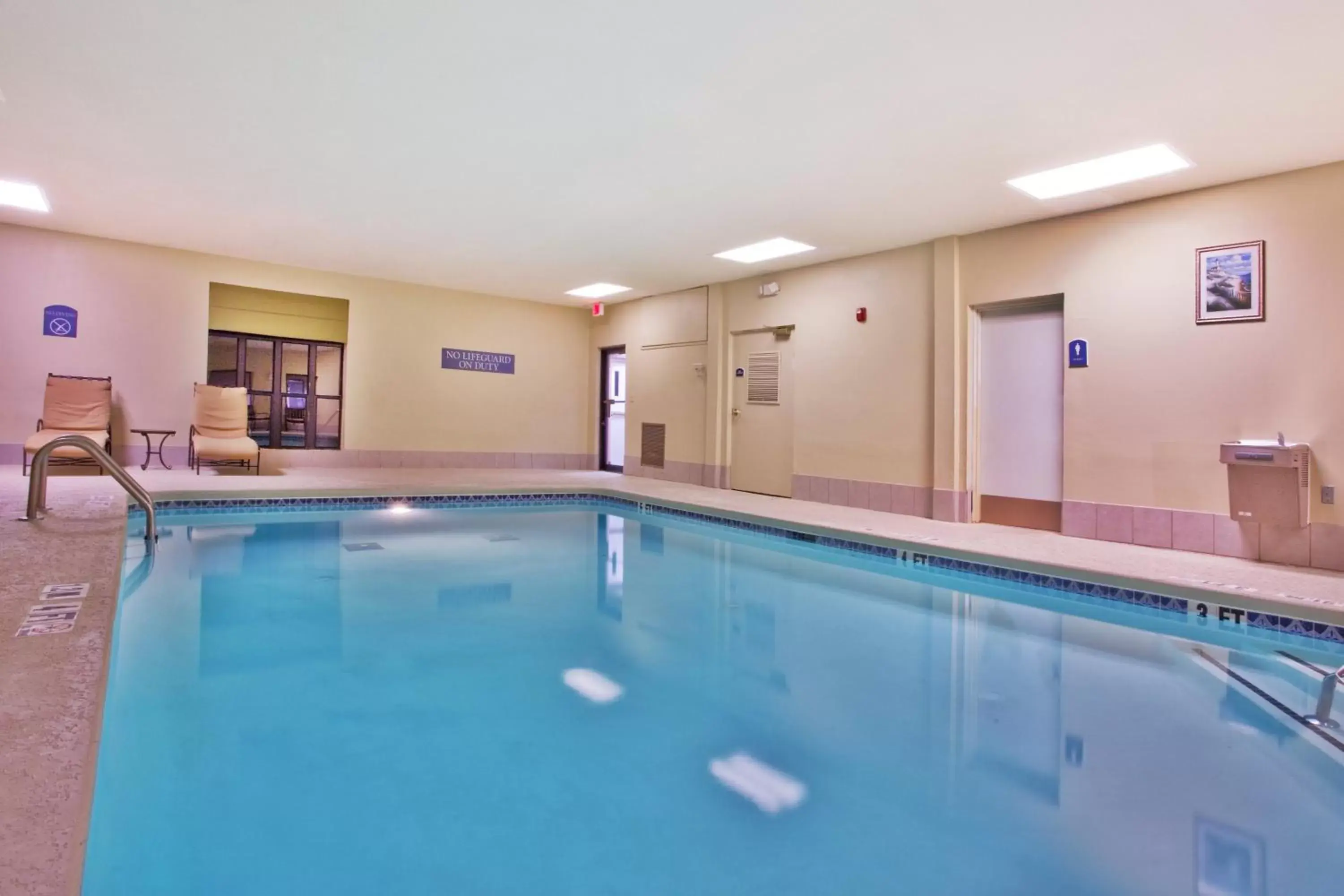Swimming Pool in Holiday Inn Express Hotel & Suites - Atlanta/Emory University Area, an IHG Hotel