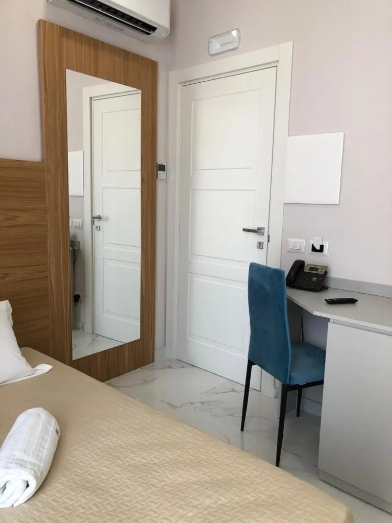 Bed in Albergo Milazzo Inn AiMori