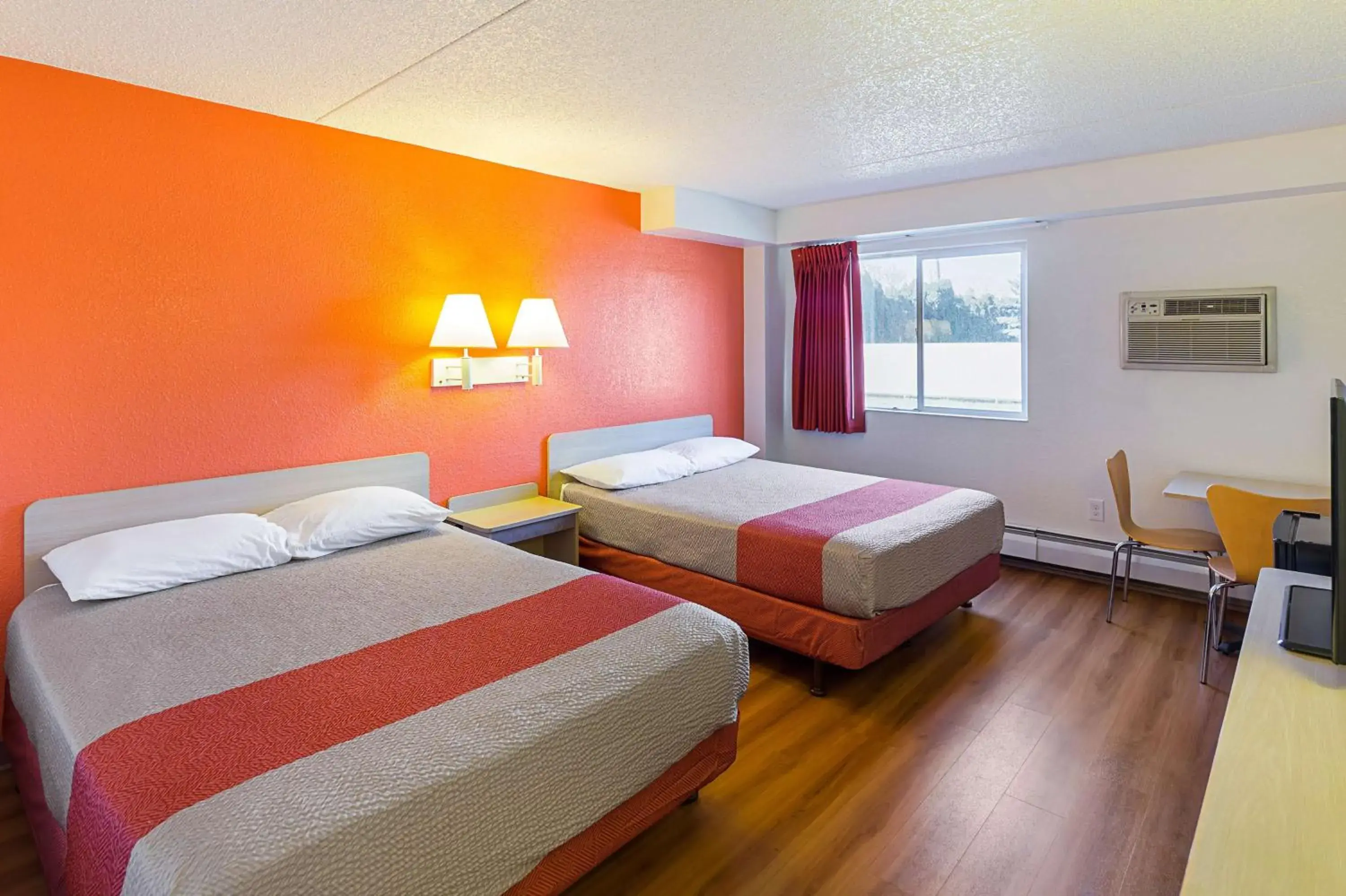 Photo of the whole room, Room Photo in Motel 6-Spokane, WA - East