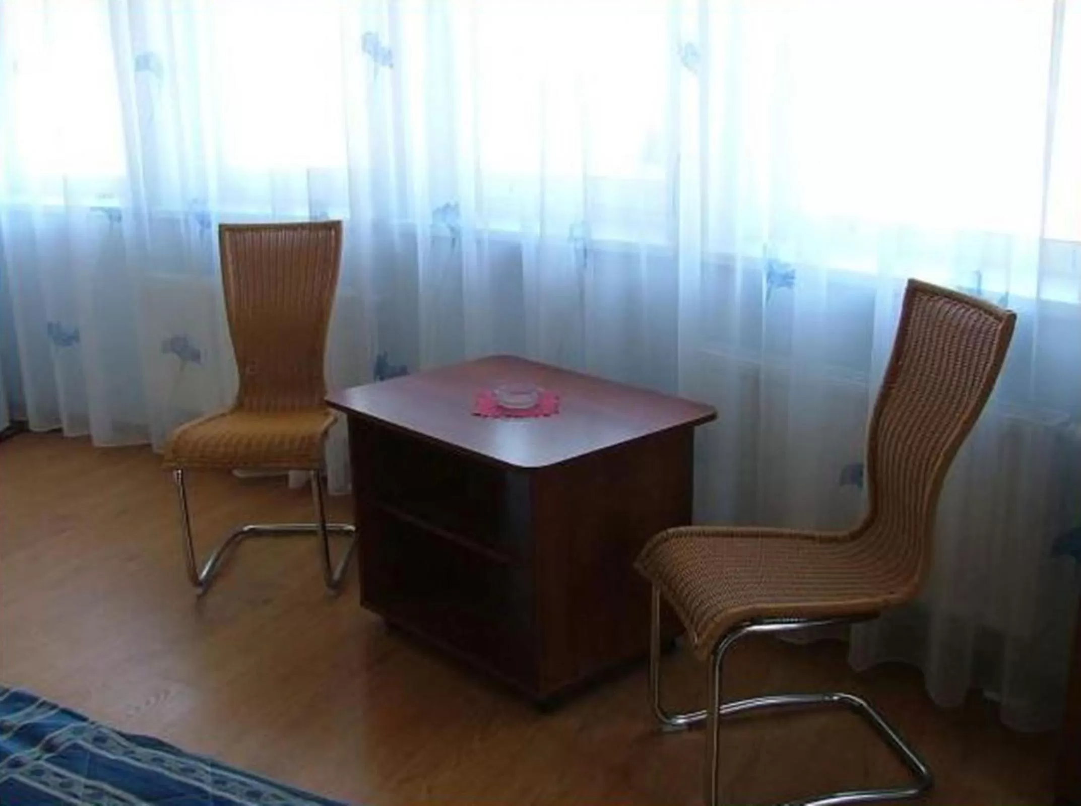 Photo of the whole room, Seating Area in Rugelis