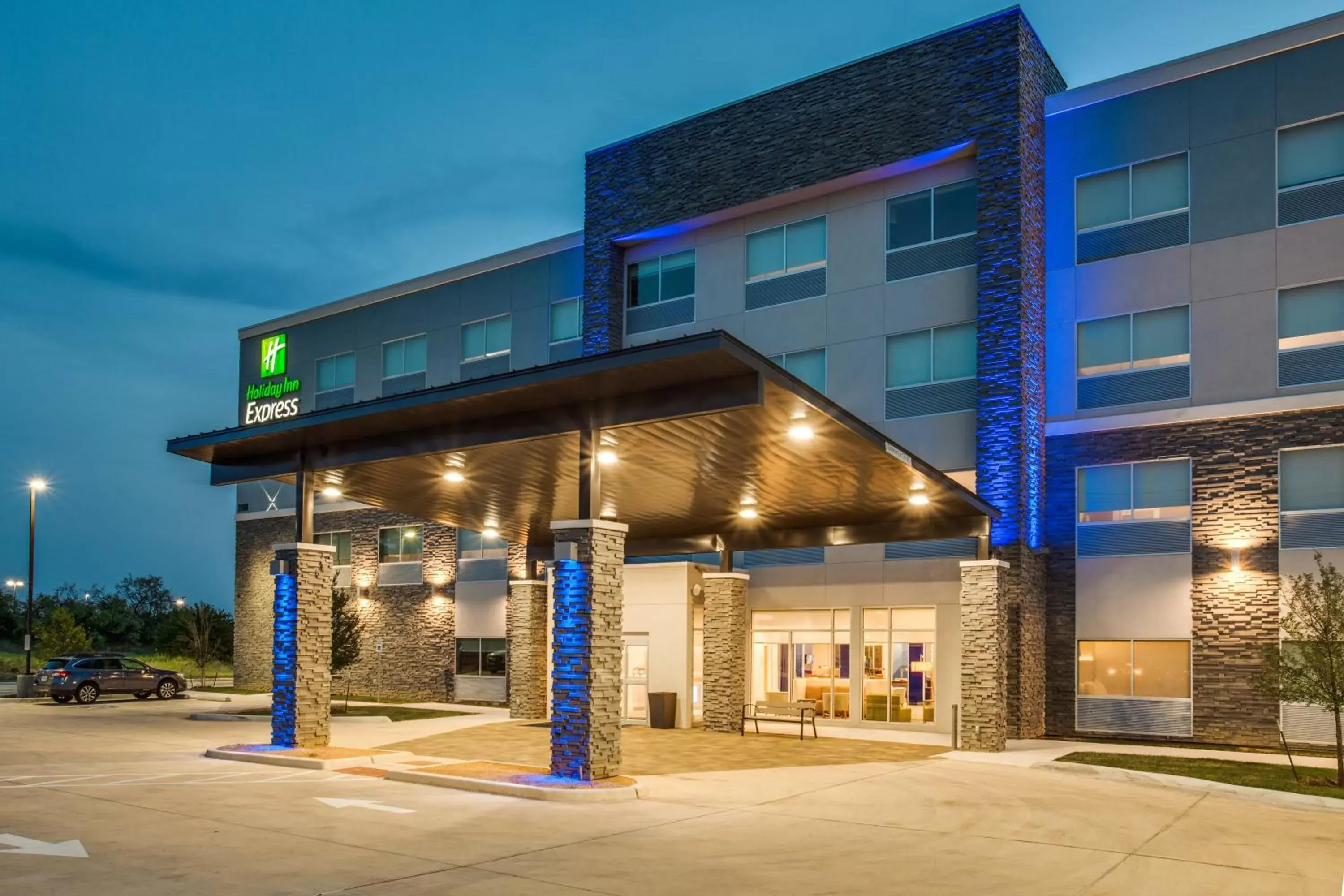 Property Building in Holiday Inn Express & Suites - Denton South, an IHG Hotel