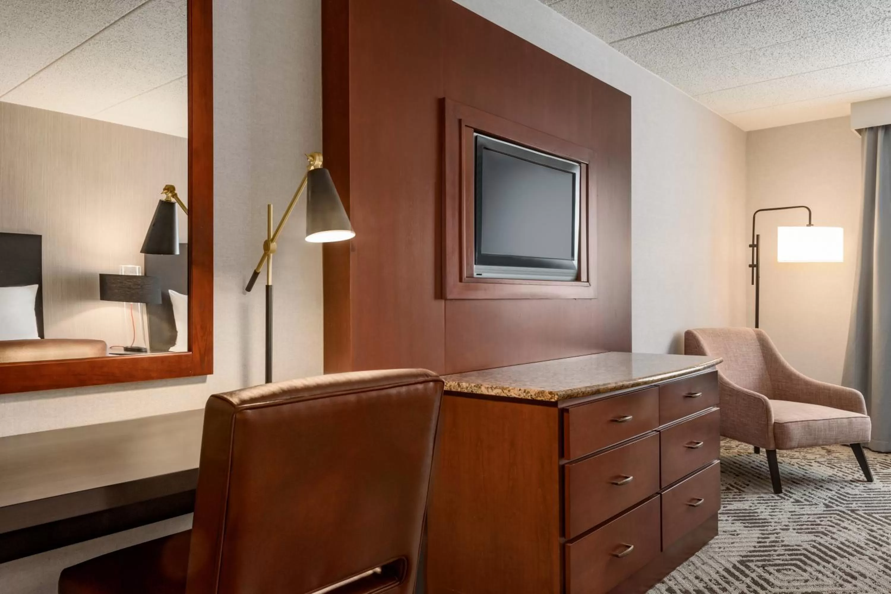 TV and multimedia, Bed in Wingate by Wyndham South Bend - Notre Dame