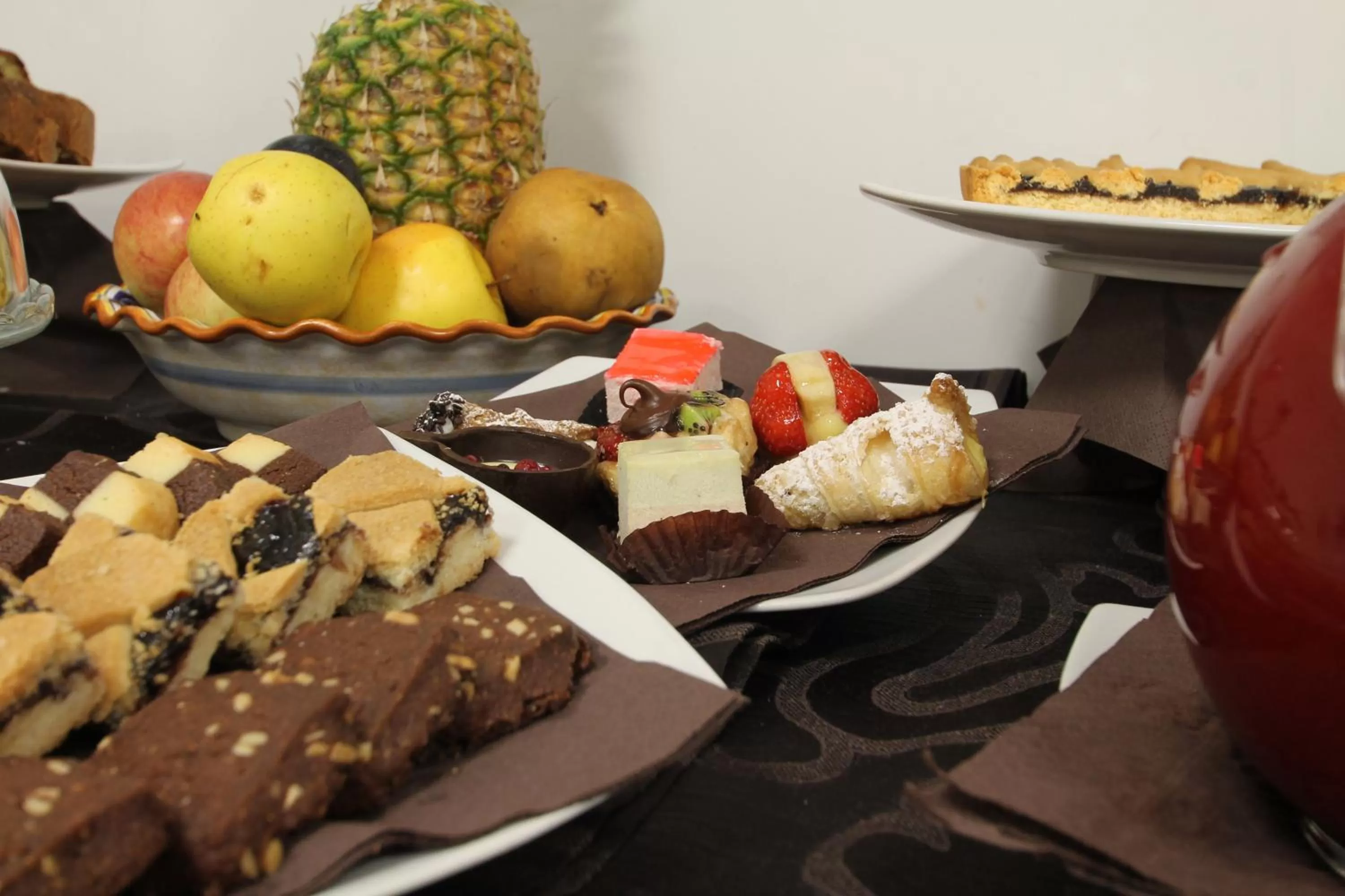 Restaurant/places to eat in Hotel Star