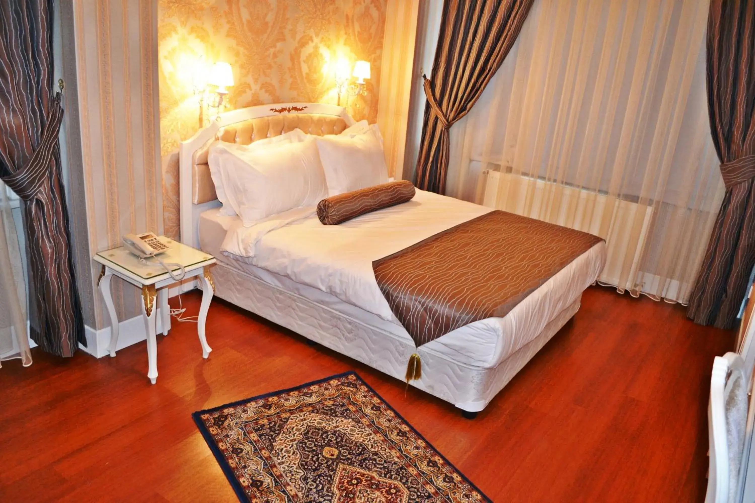 Bed in Alyon Hotel Taksim