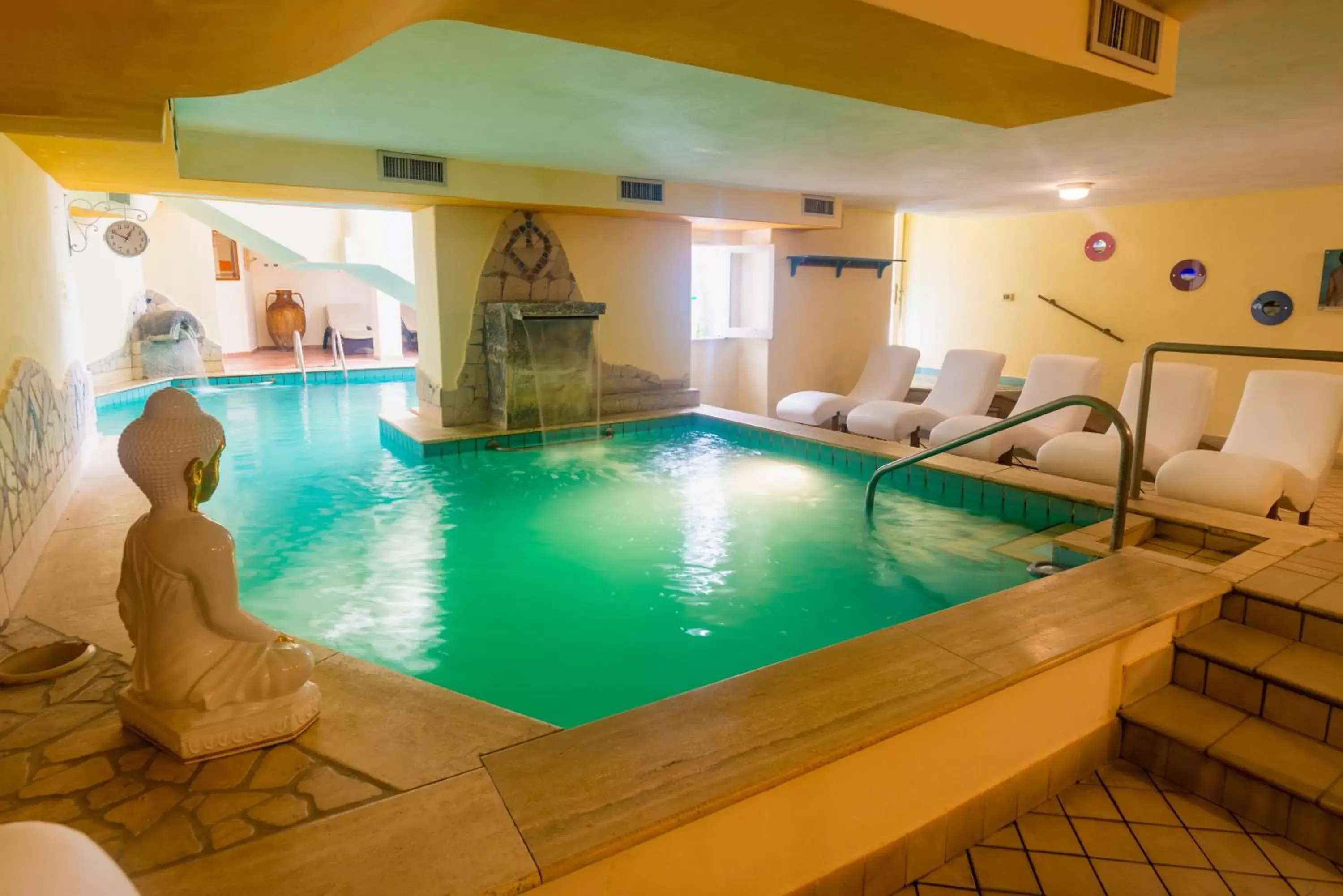 Swimming Pool in Hotel Terme Zi Carmela