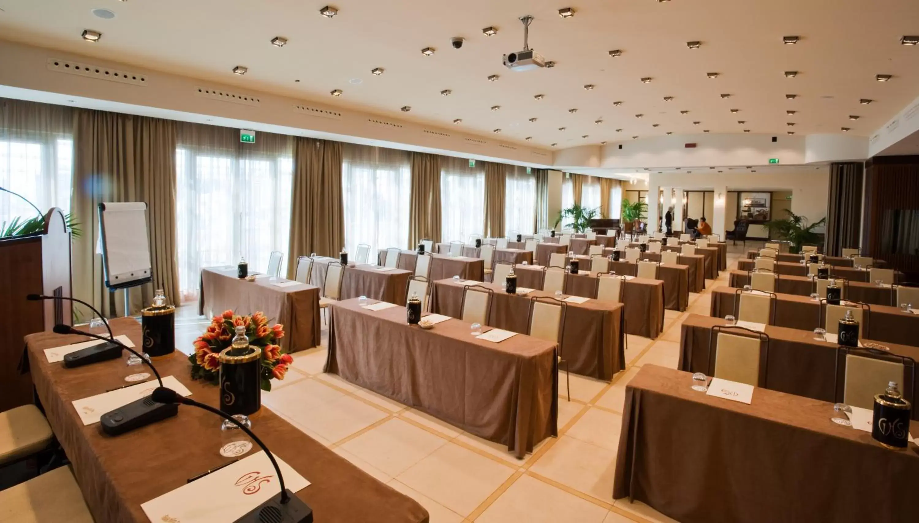 Business facilities in Grand Hotel Savoia