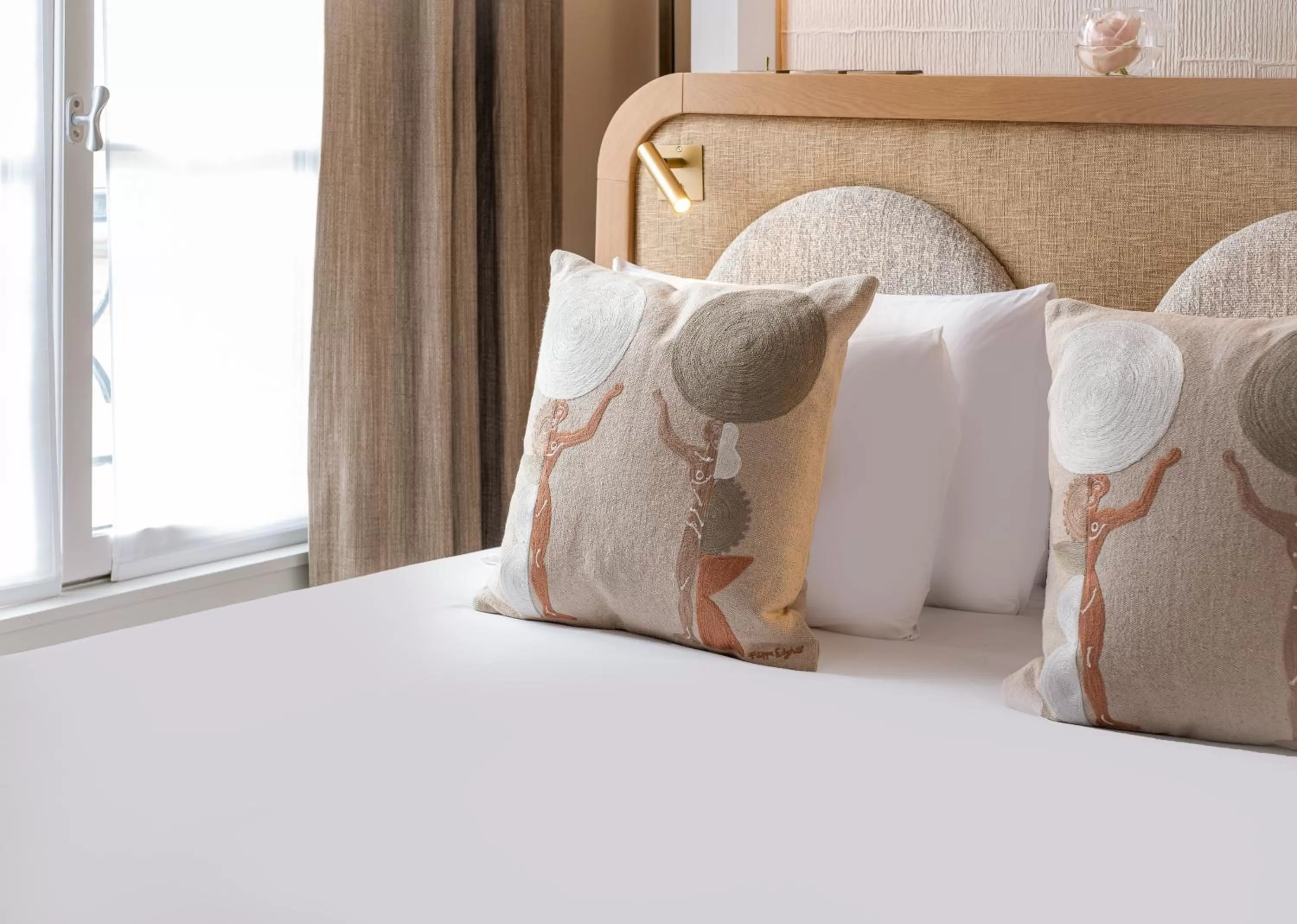 Bed in Hôtel Le Monna Lisa by Inwood Hotels