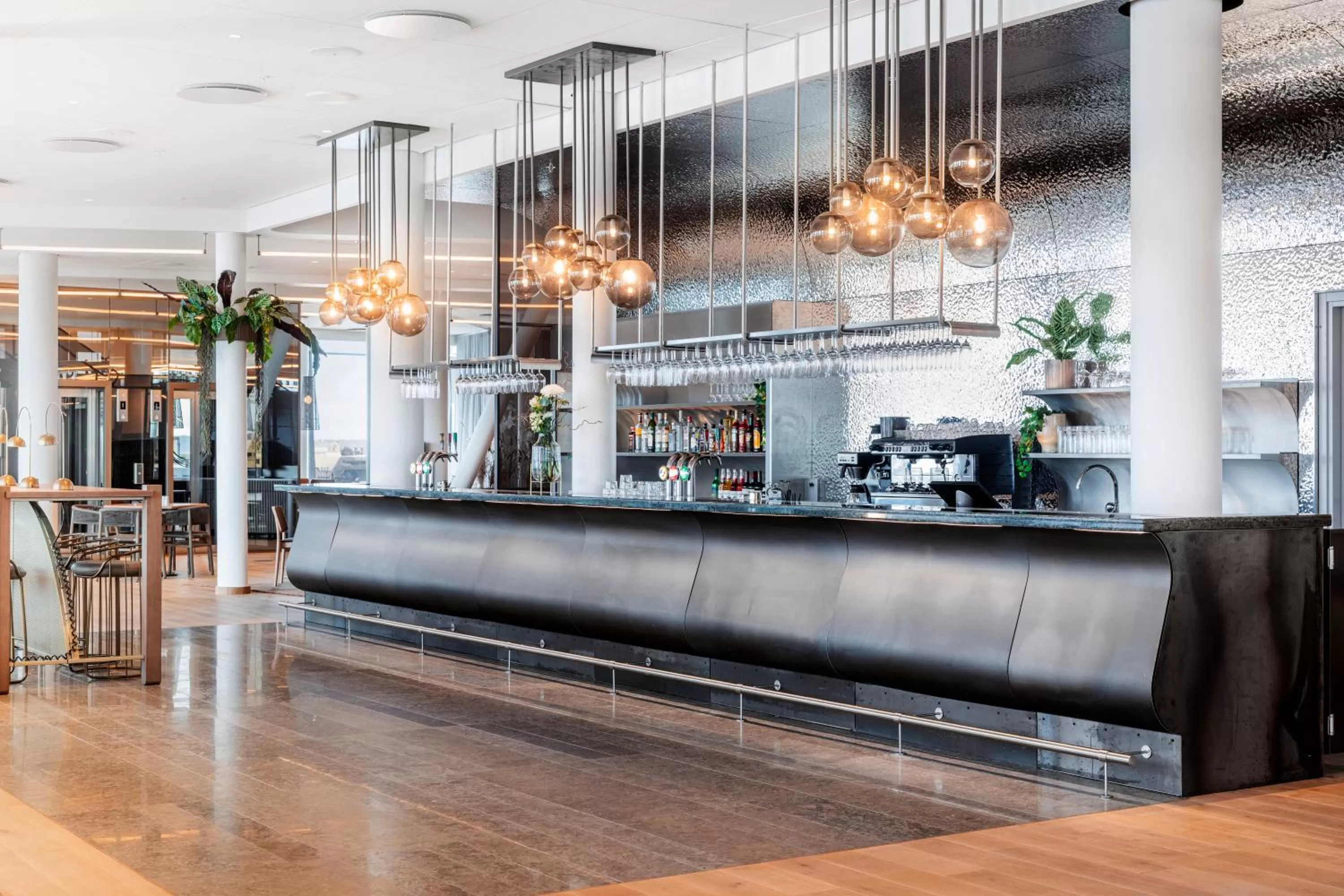 Restaurant/places to eat in Clarion Hotel Sea U