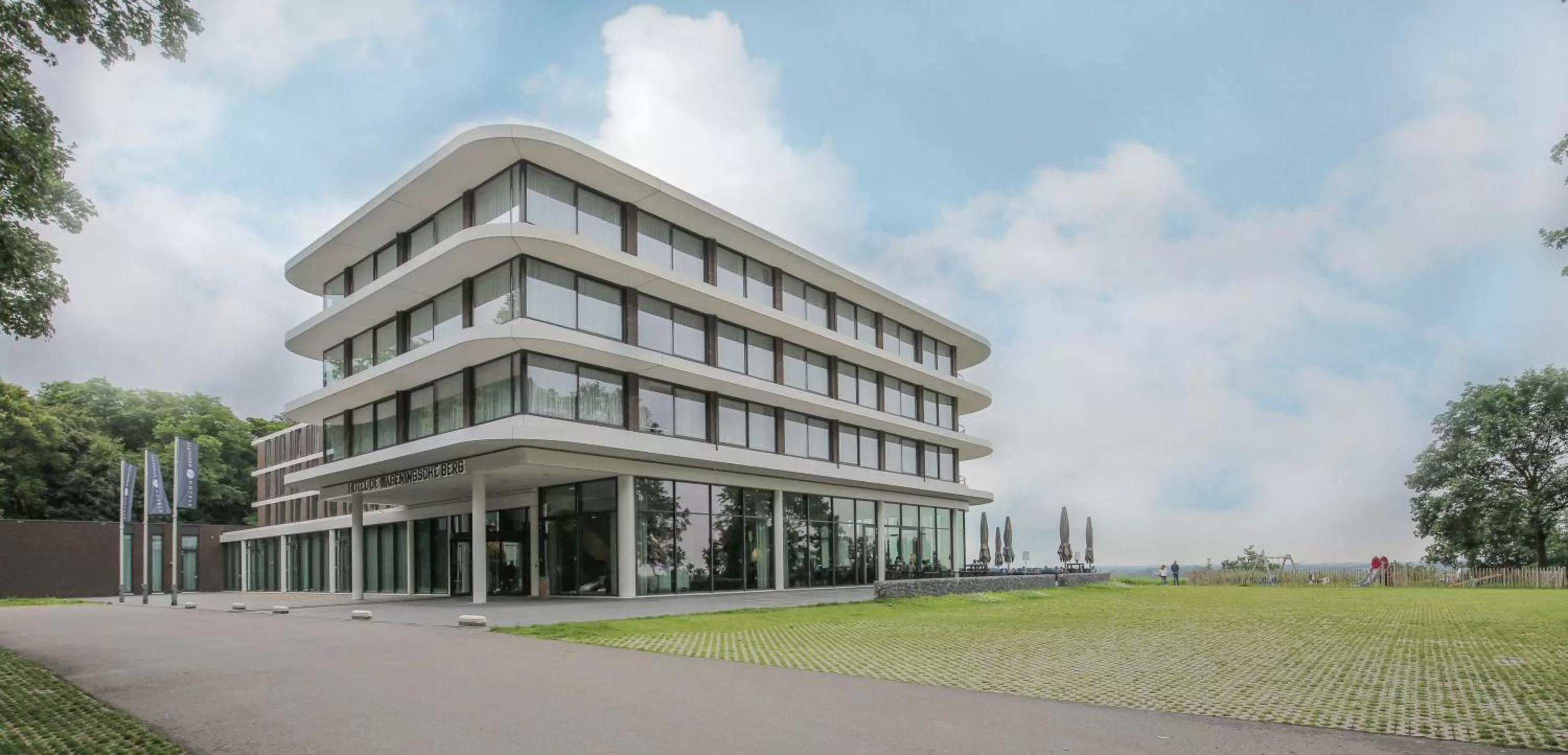 Facade/entrance in Fletcher Hotel-Restaurant de Wageningsche Berg