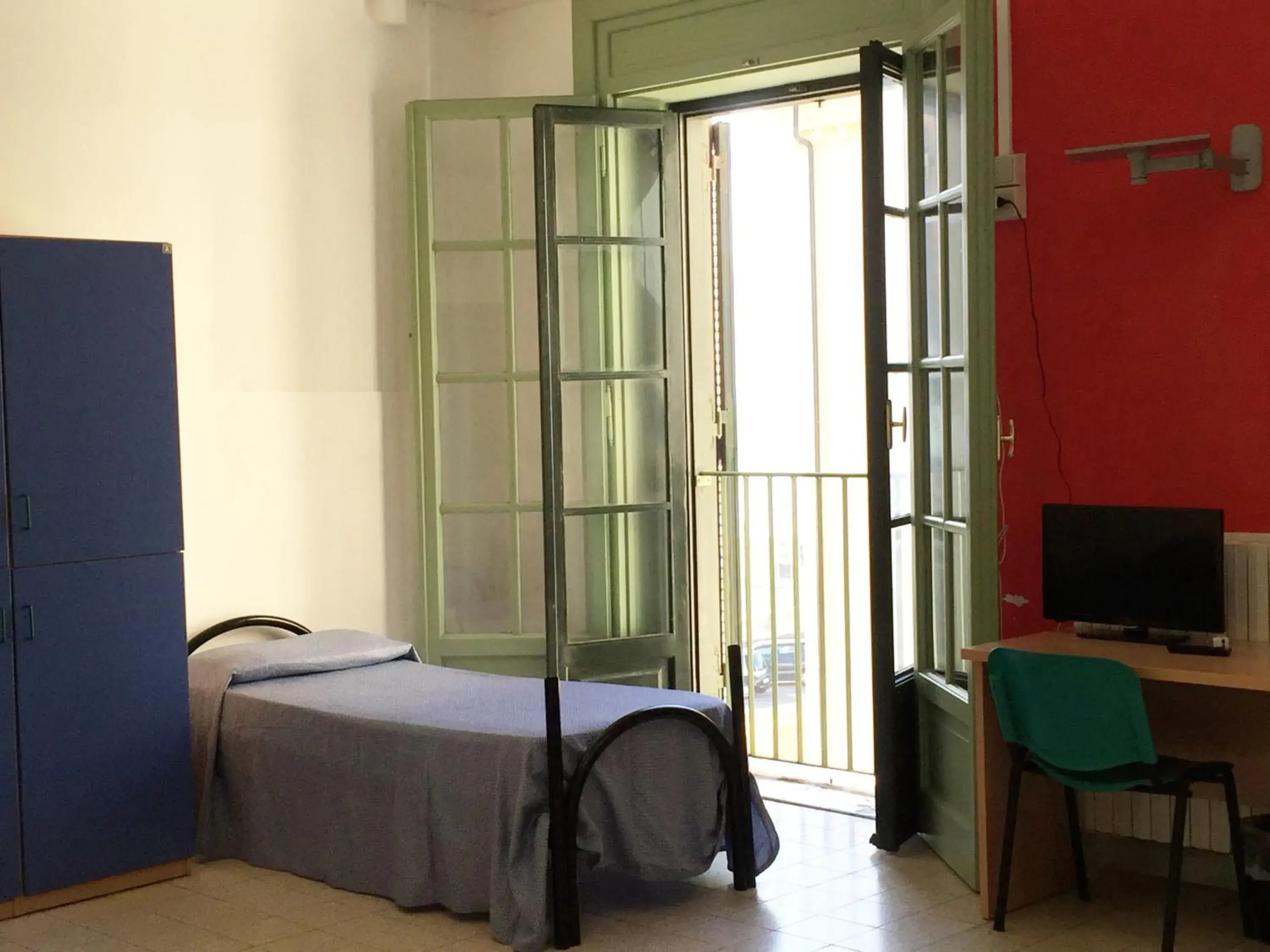 Day, Bed in Litus Roma Hostel