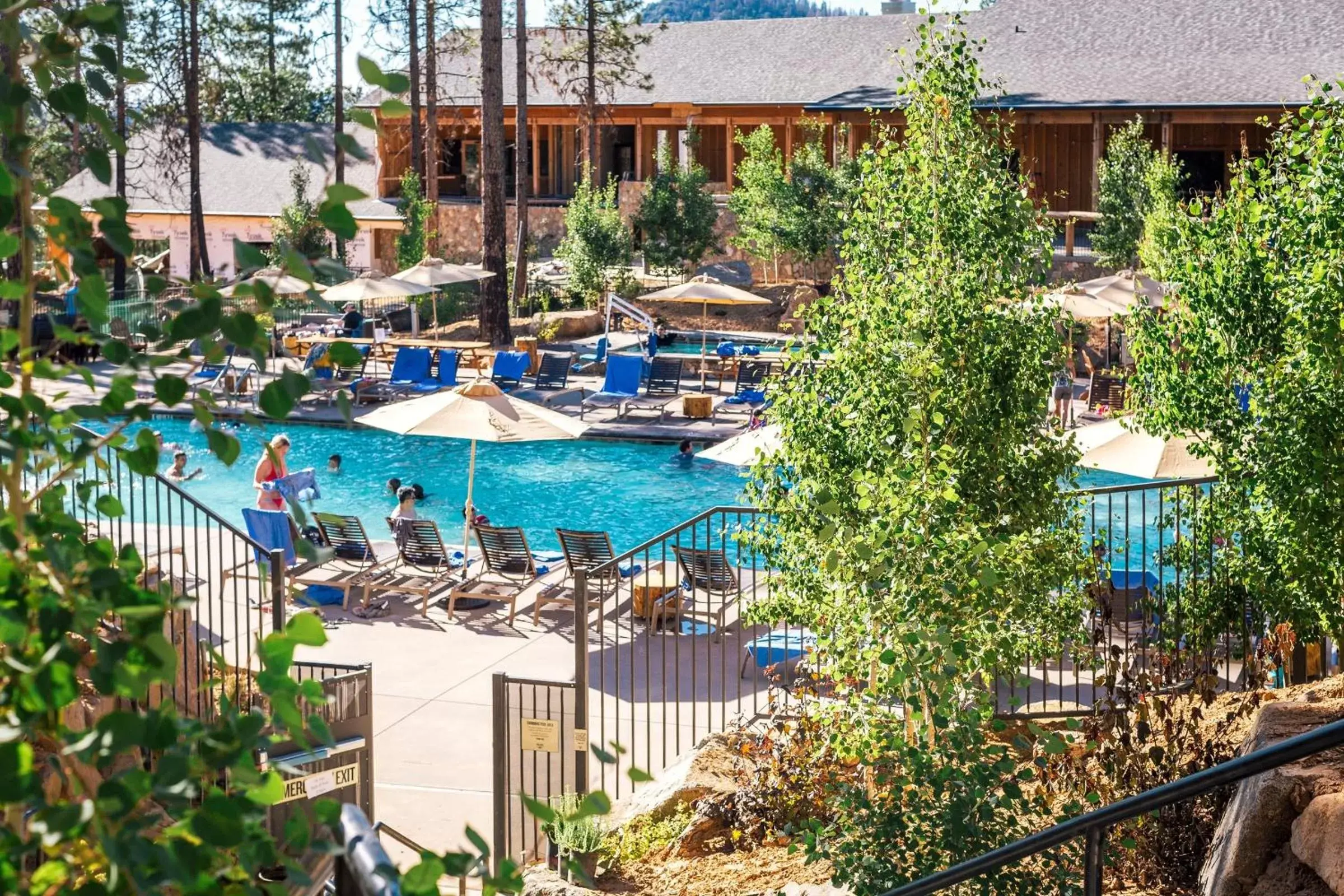 Swimming pool, Balcony/Terrace in Rush Creek Lodge at Yosemite