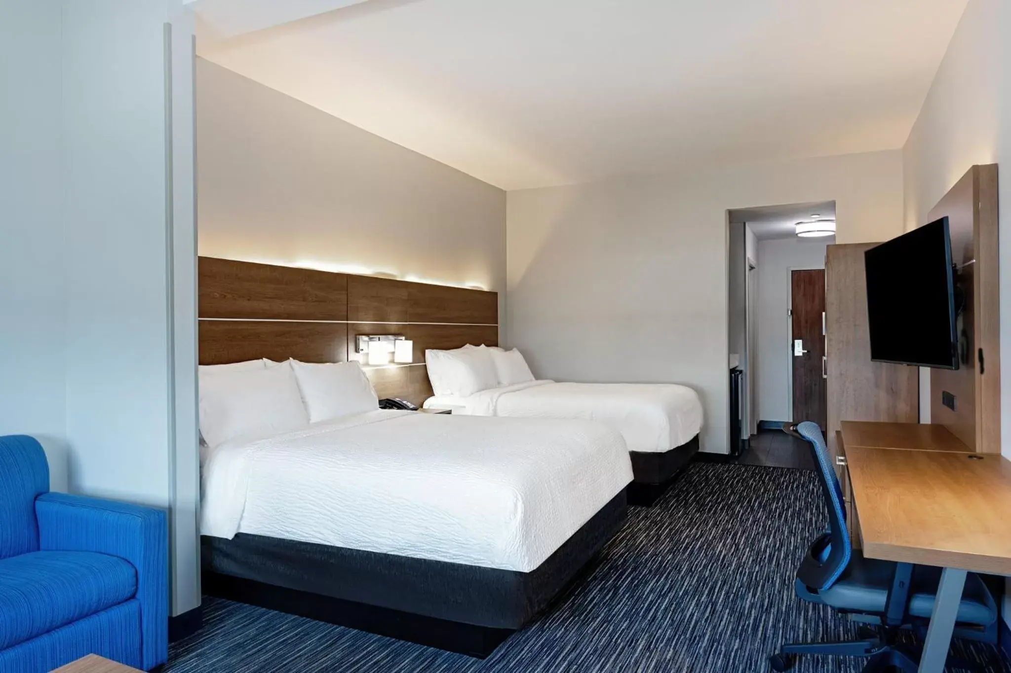 Photo of the whole room, Bed in Holiday Inn Express & Suites - Miramar, an IHG Hotel