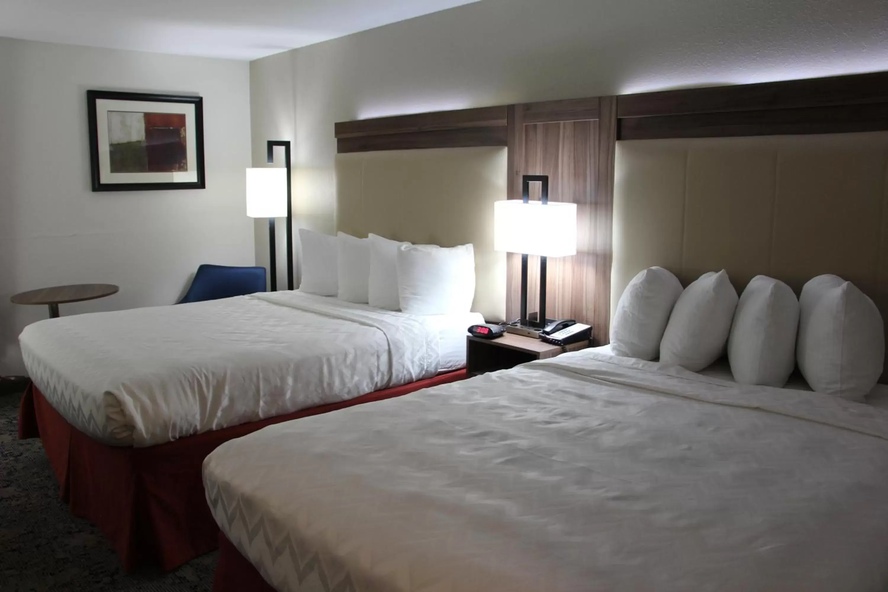 Bedroom, Bed in Best Western Plus Kansas City Airport - KCI East