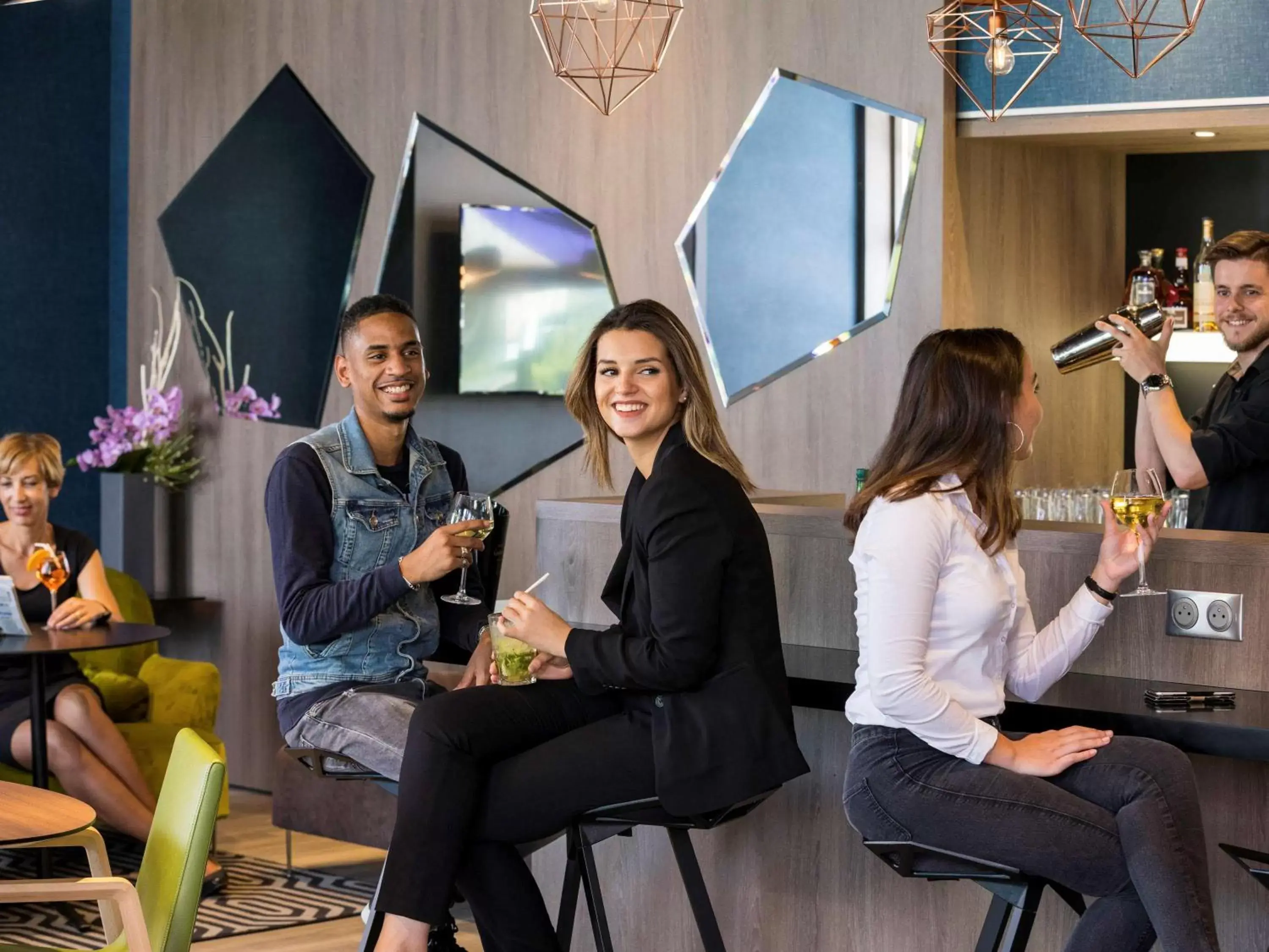 Lounge or bar in Mercure Mulhouse Centre