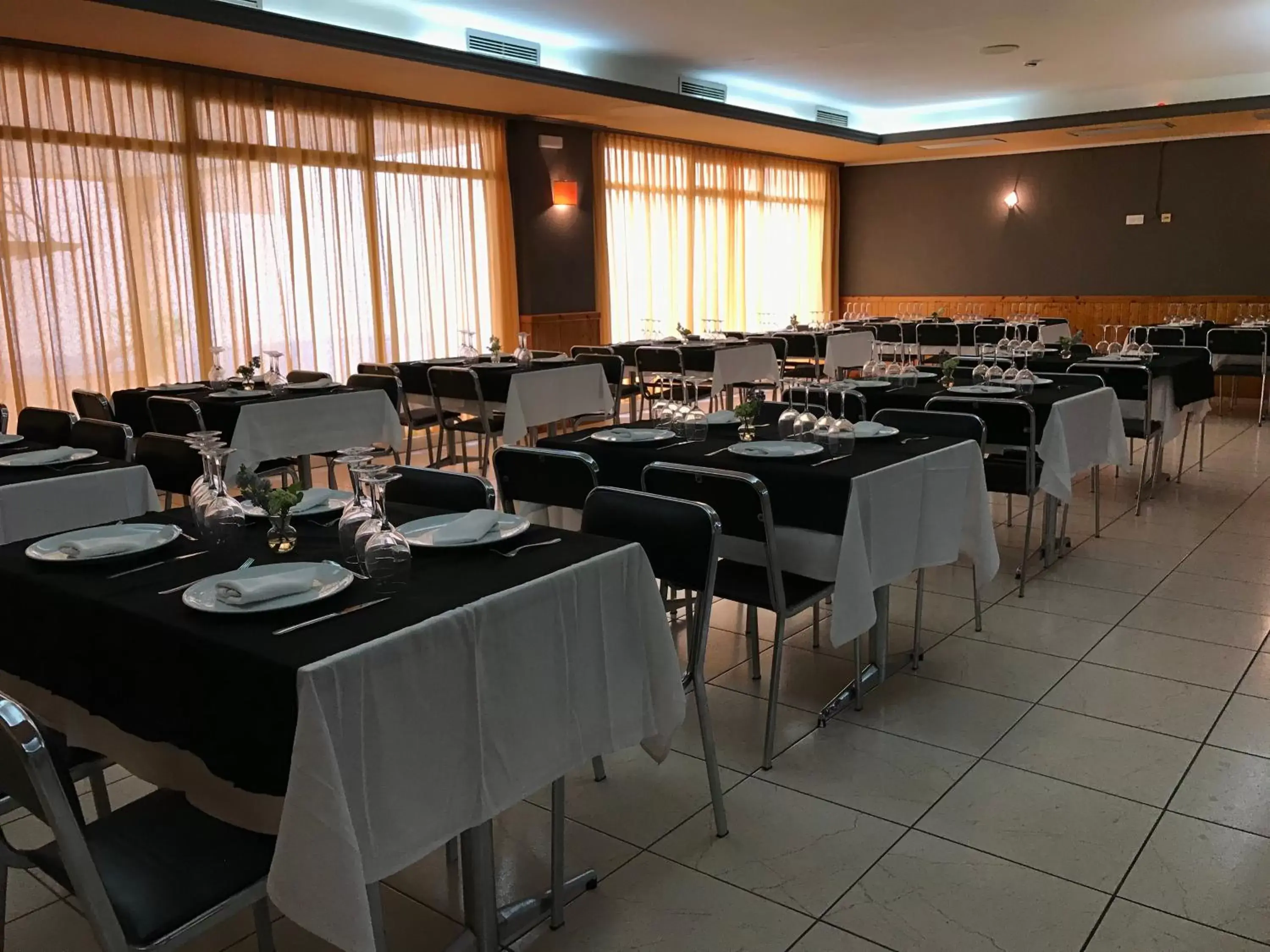 Restaurant/places to eat in Hotel Sierra de Arcos