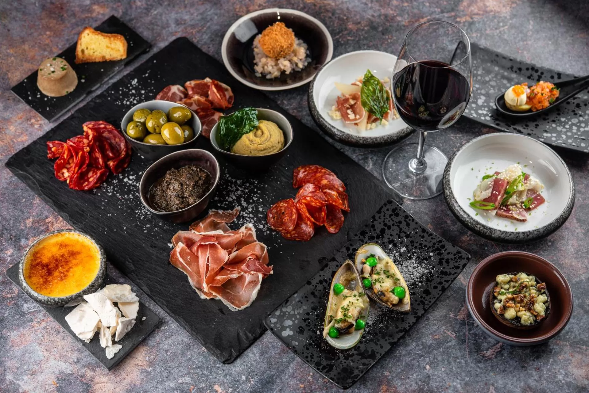 Restaurant/places to eat in The von Stackelberg Hotel Tallinn