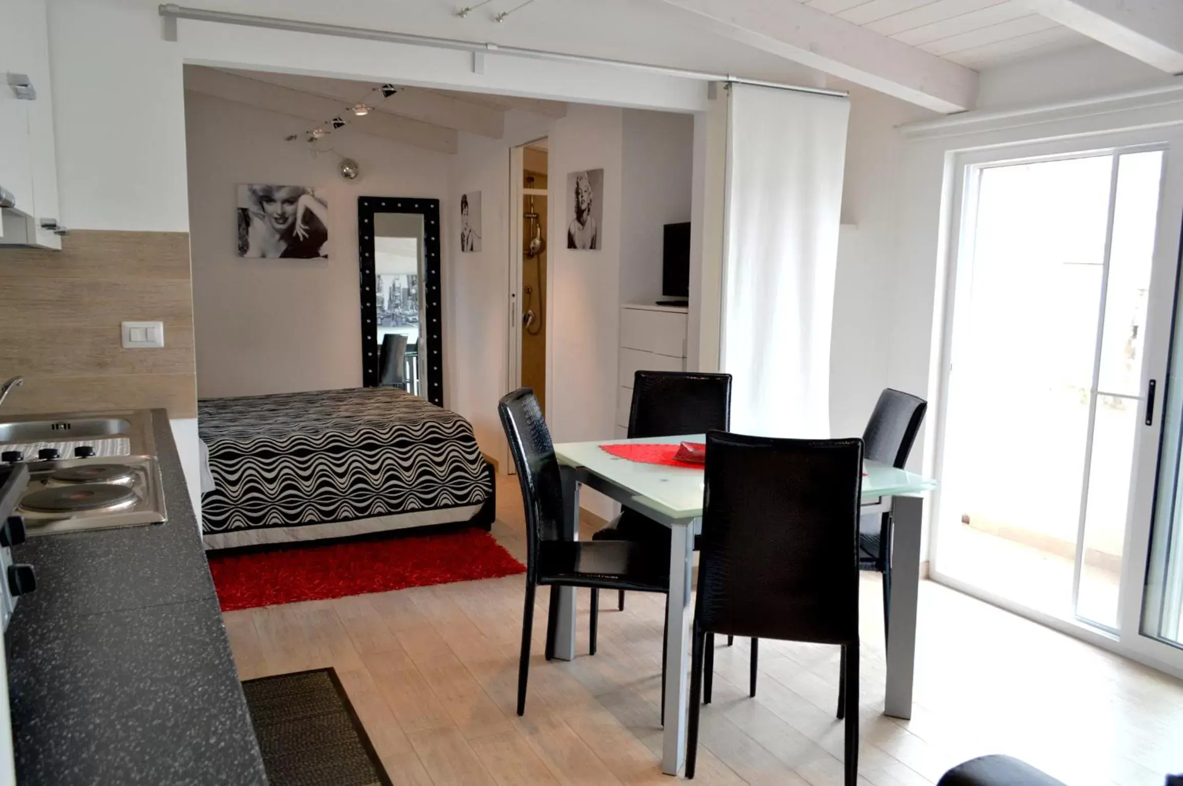 Photo of the whole room, Dining Area in Albergo Diffuso Dimora Rossi