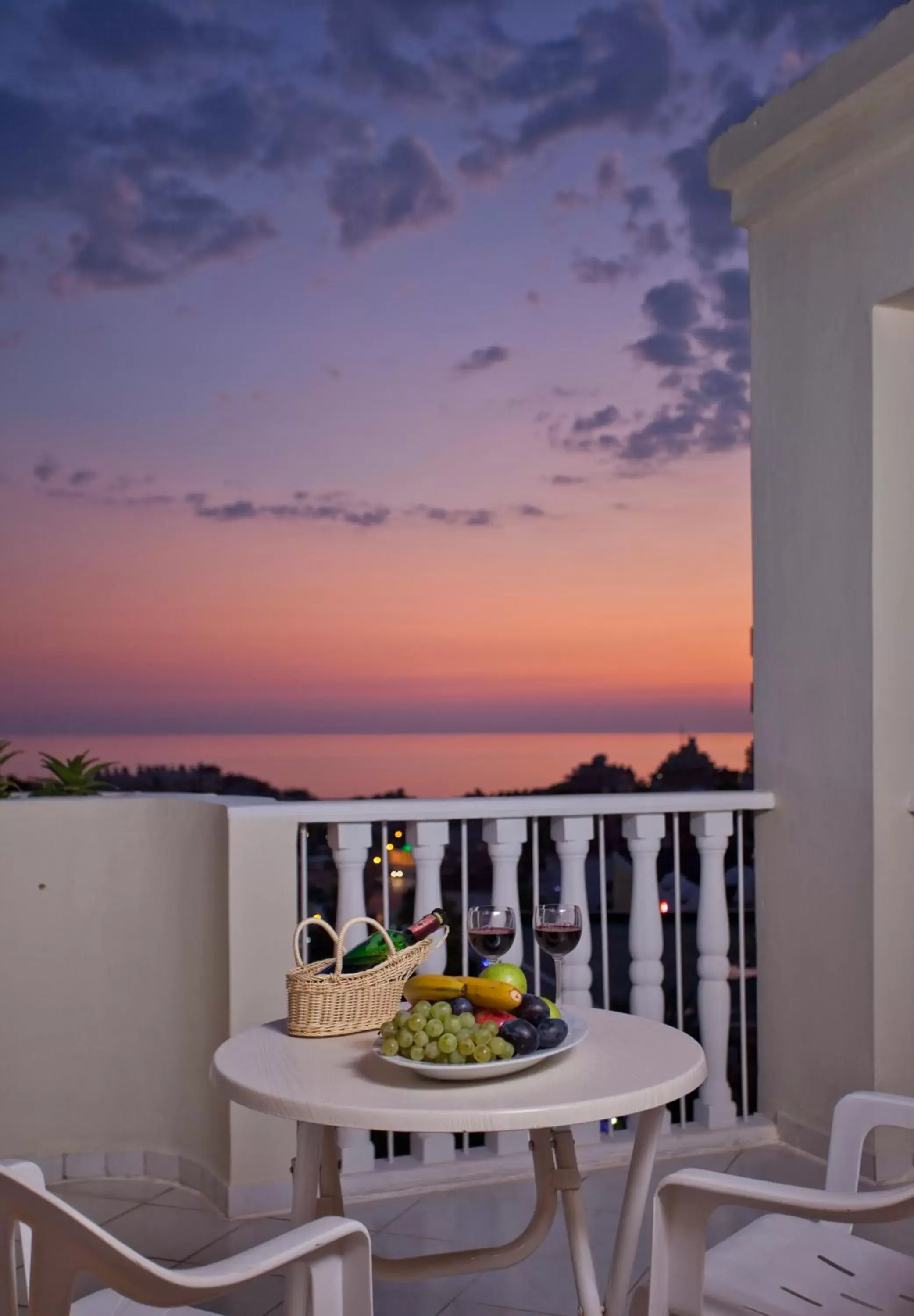 Apartment with Sea View in Paradiso Günlük Kiralık Daireler Only Room Apartment with Sea View in Paradiso Günlük Kiralık Daireler Only Room