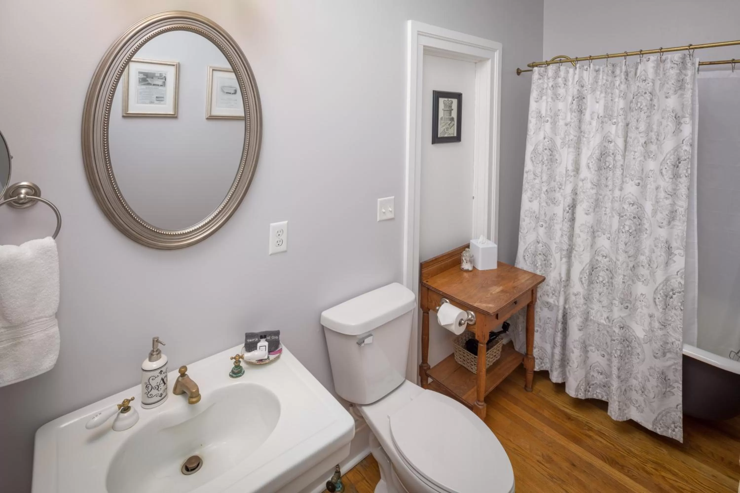 Toilet, Bathroom in Aldrich Guest House