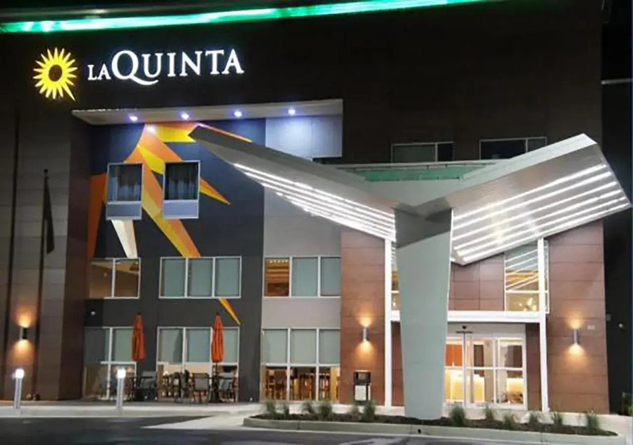 Property Building in La Quinta Inn & Suites by Wyndham Perry