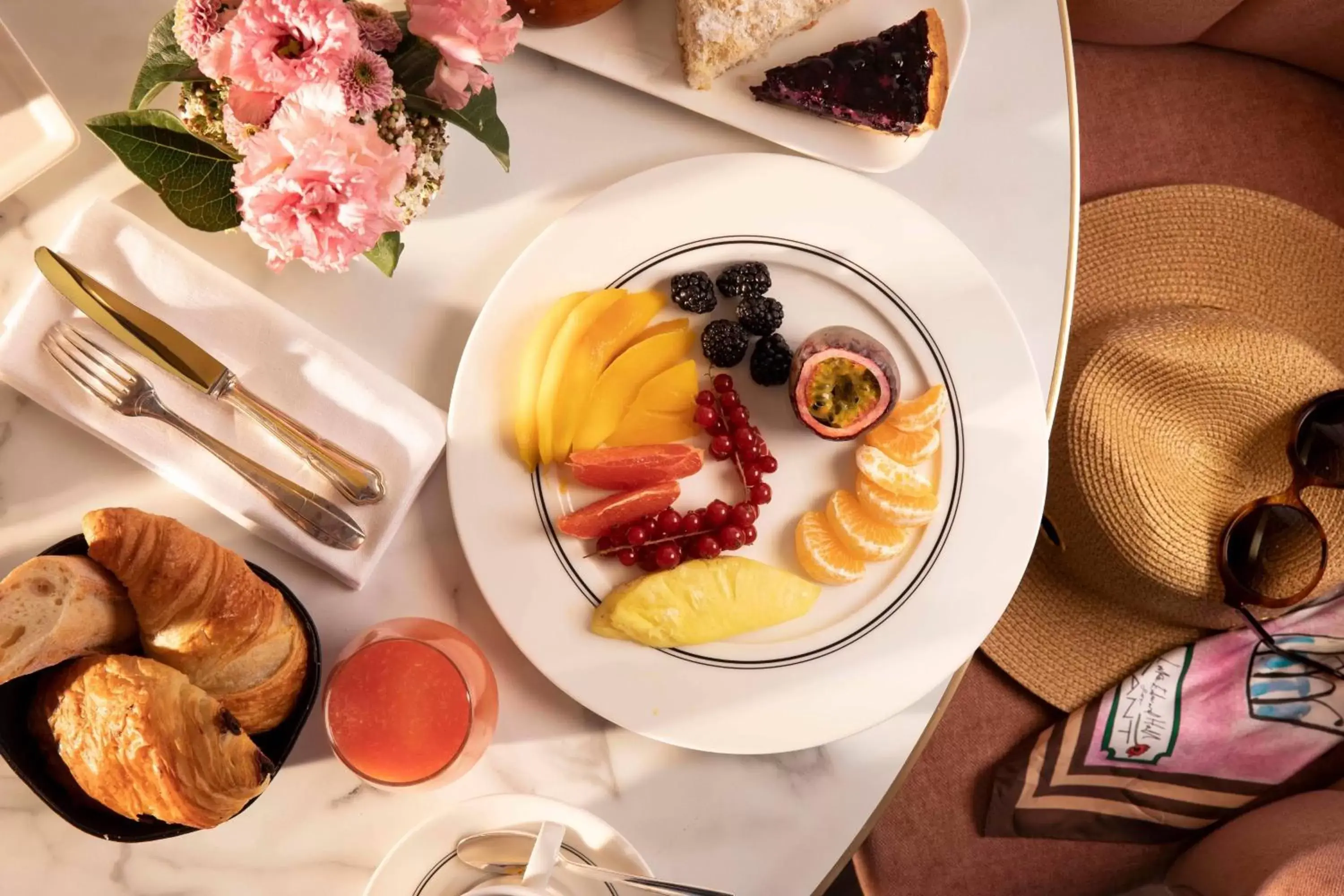 Breakfast, Food in Maison Rouge Strasbourg Hotel & Spa, Autograph Collection