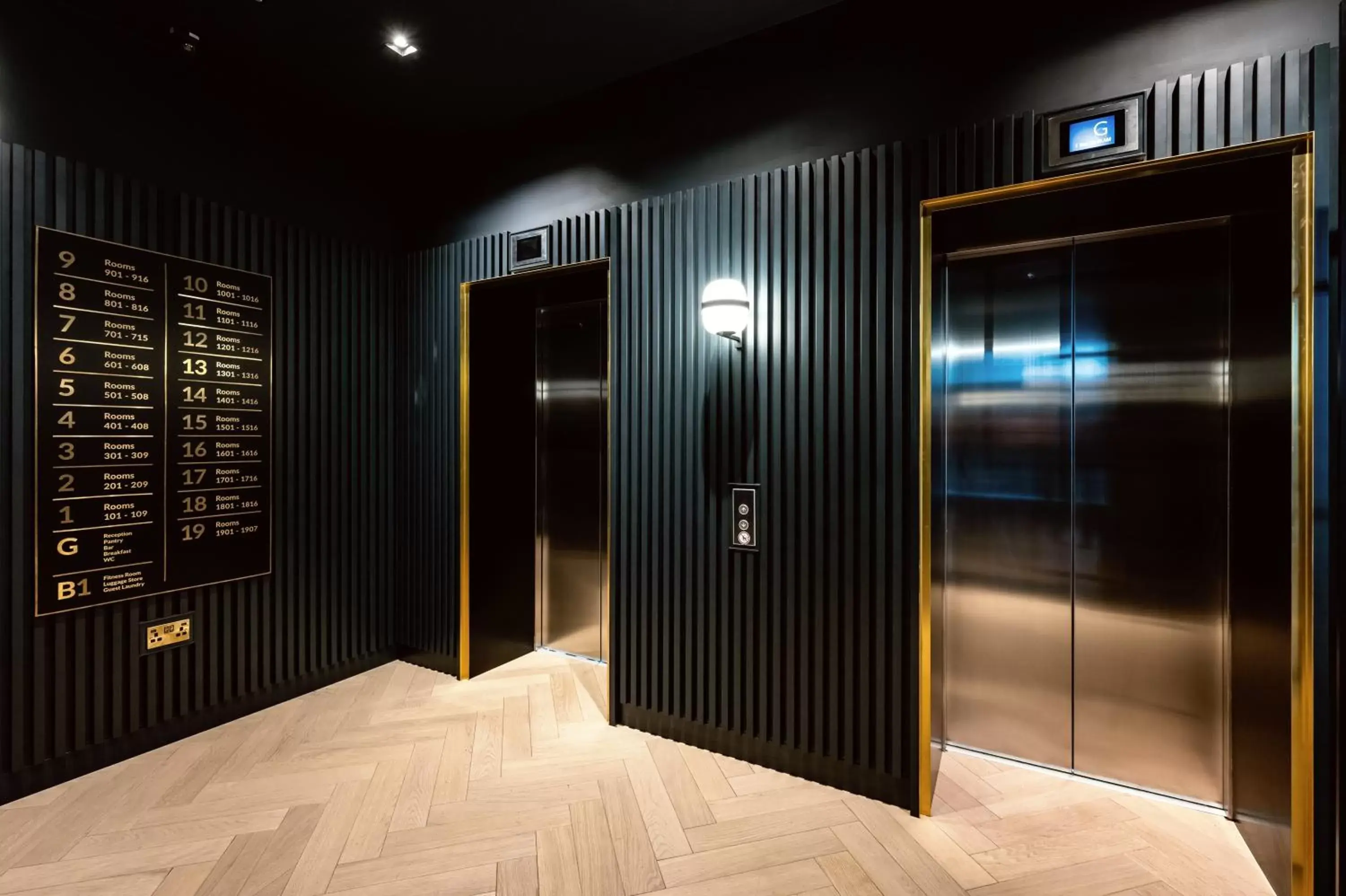 elevator in Wilde Aparthotels by Staycity London Paddington