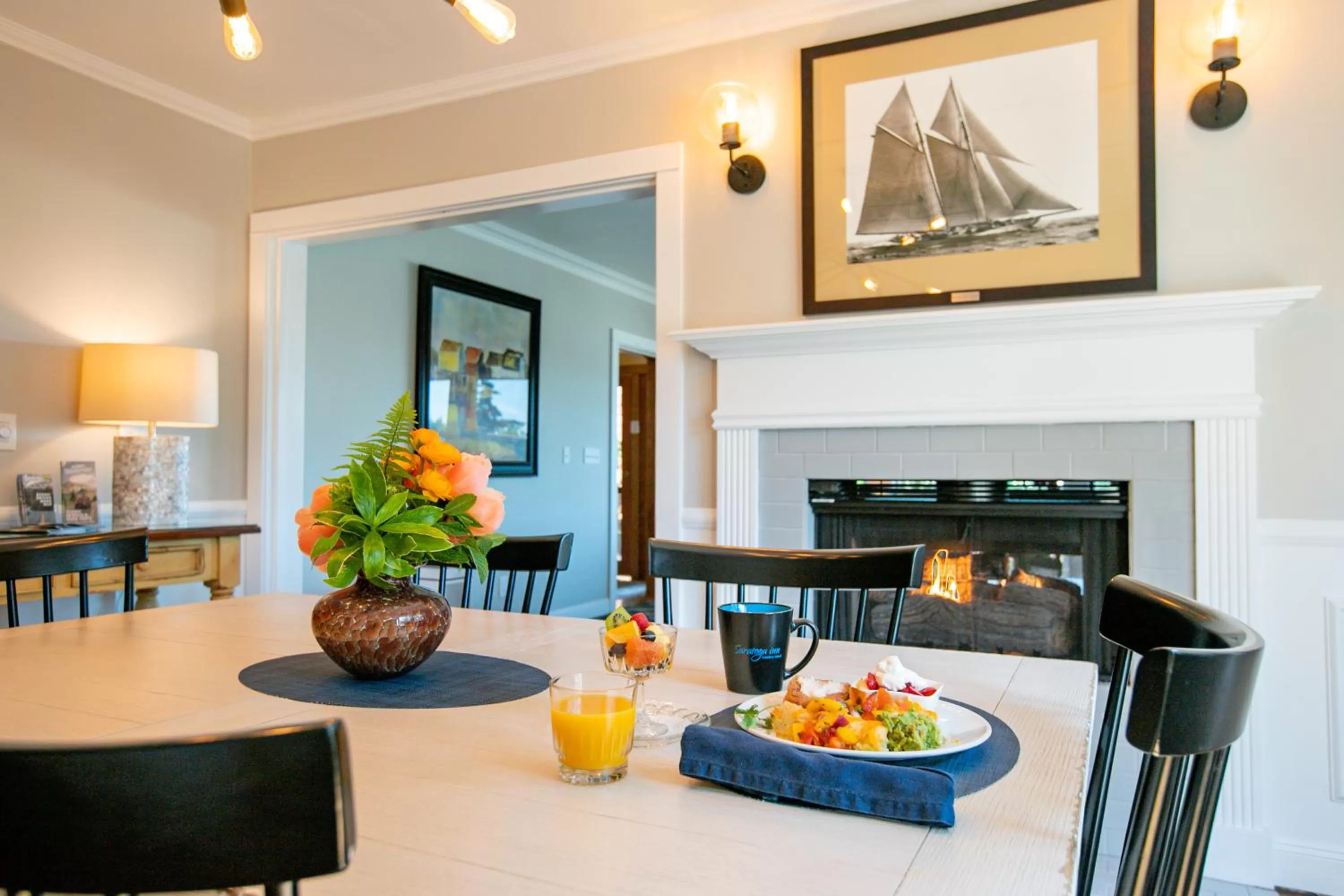 Food and drinks in Saratoga Inn