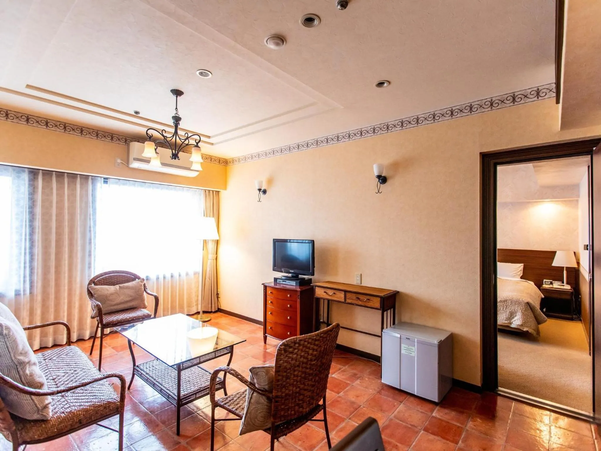 Photo of the whole room, Bed in Kanazawa Kokusai Hotel