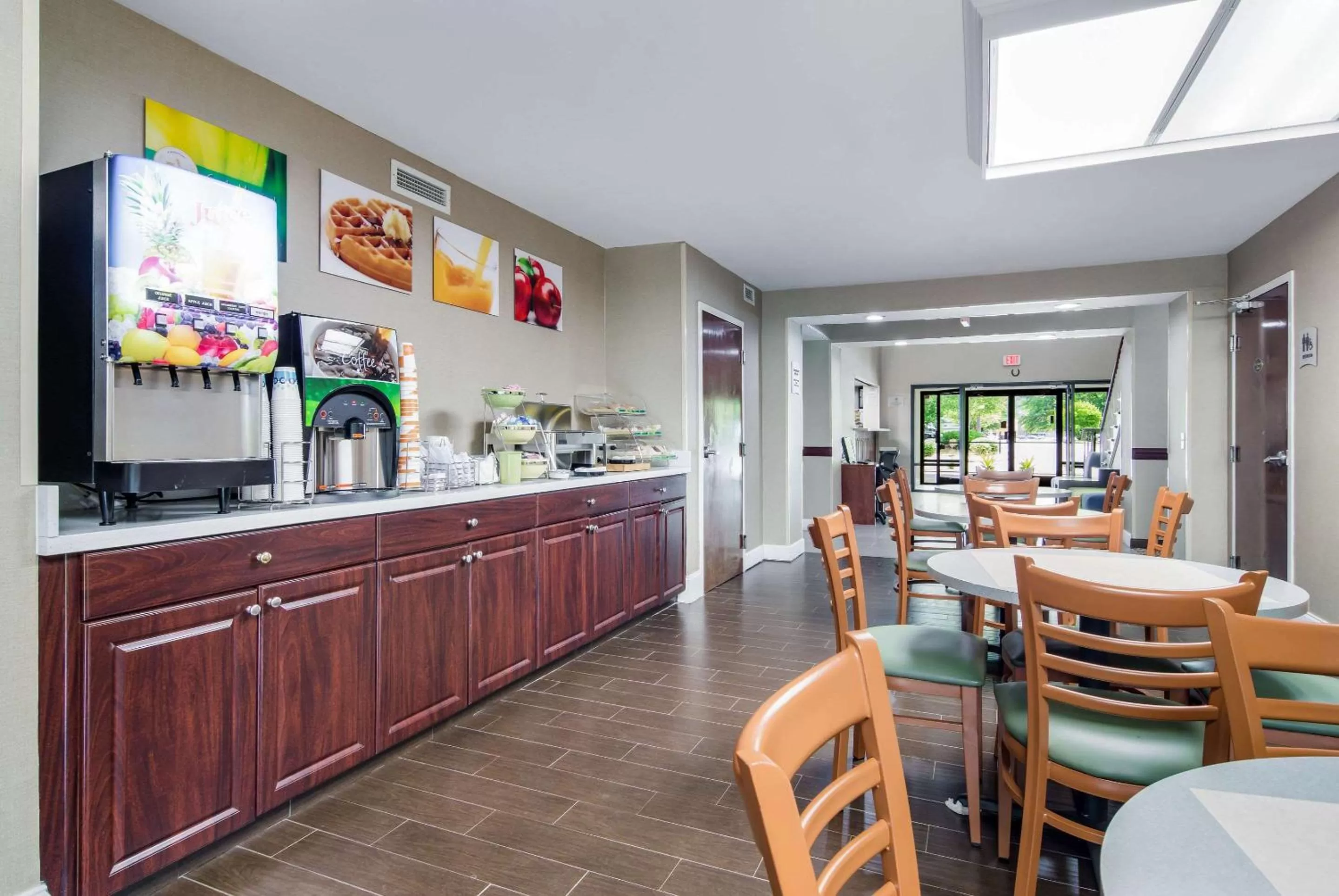 Restaurant/places to eat in Quality Inn & Suites Canton, GA